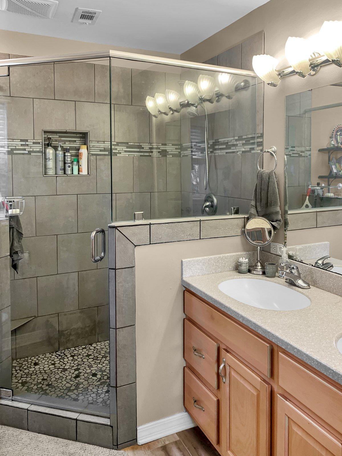 ROBLEDAL ESTATES - Residential