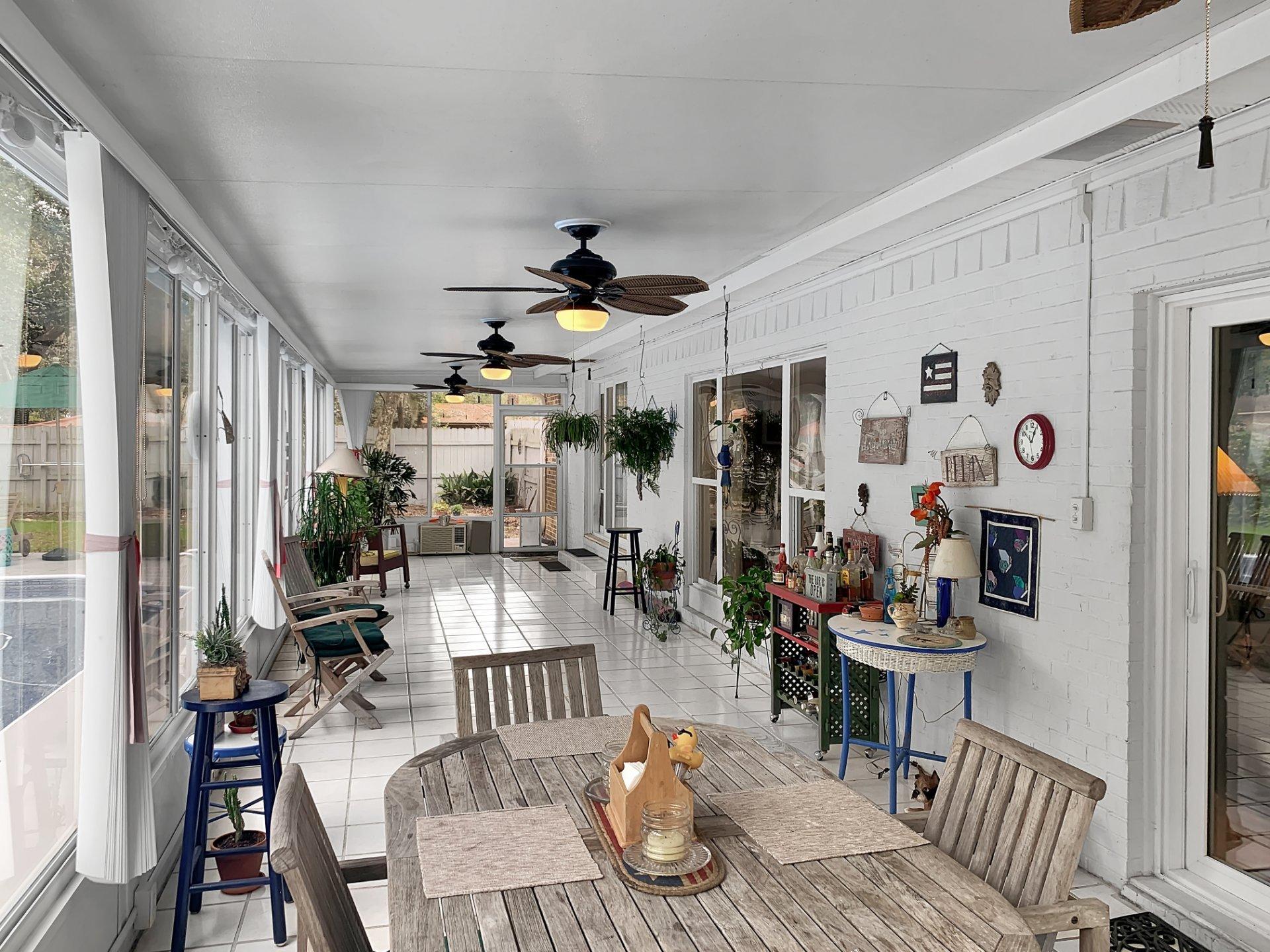 ROBLEDAL ESTATES - Residential