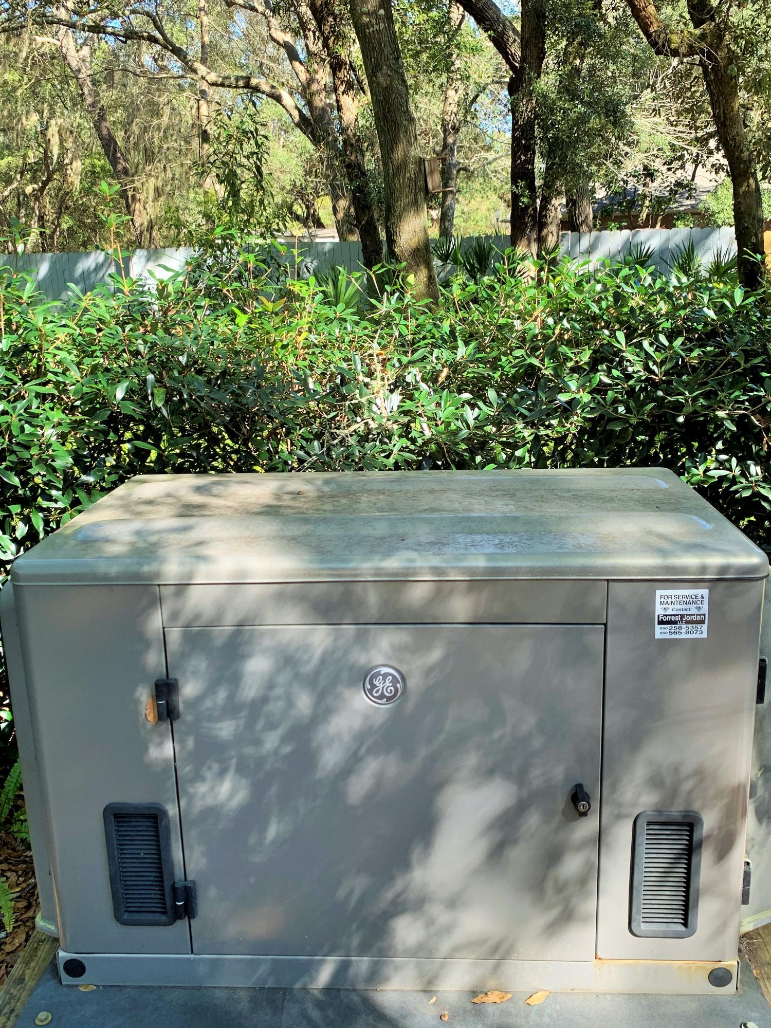 ROBLEDAL ESTATES - Residential