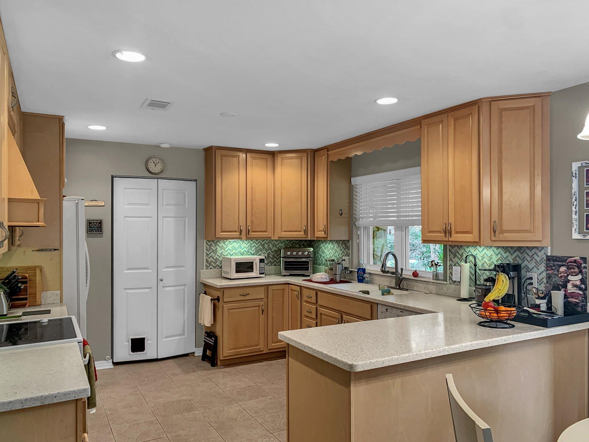 ROBLEDAL ESTATES - Residential