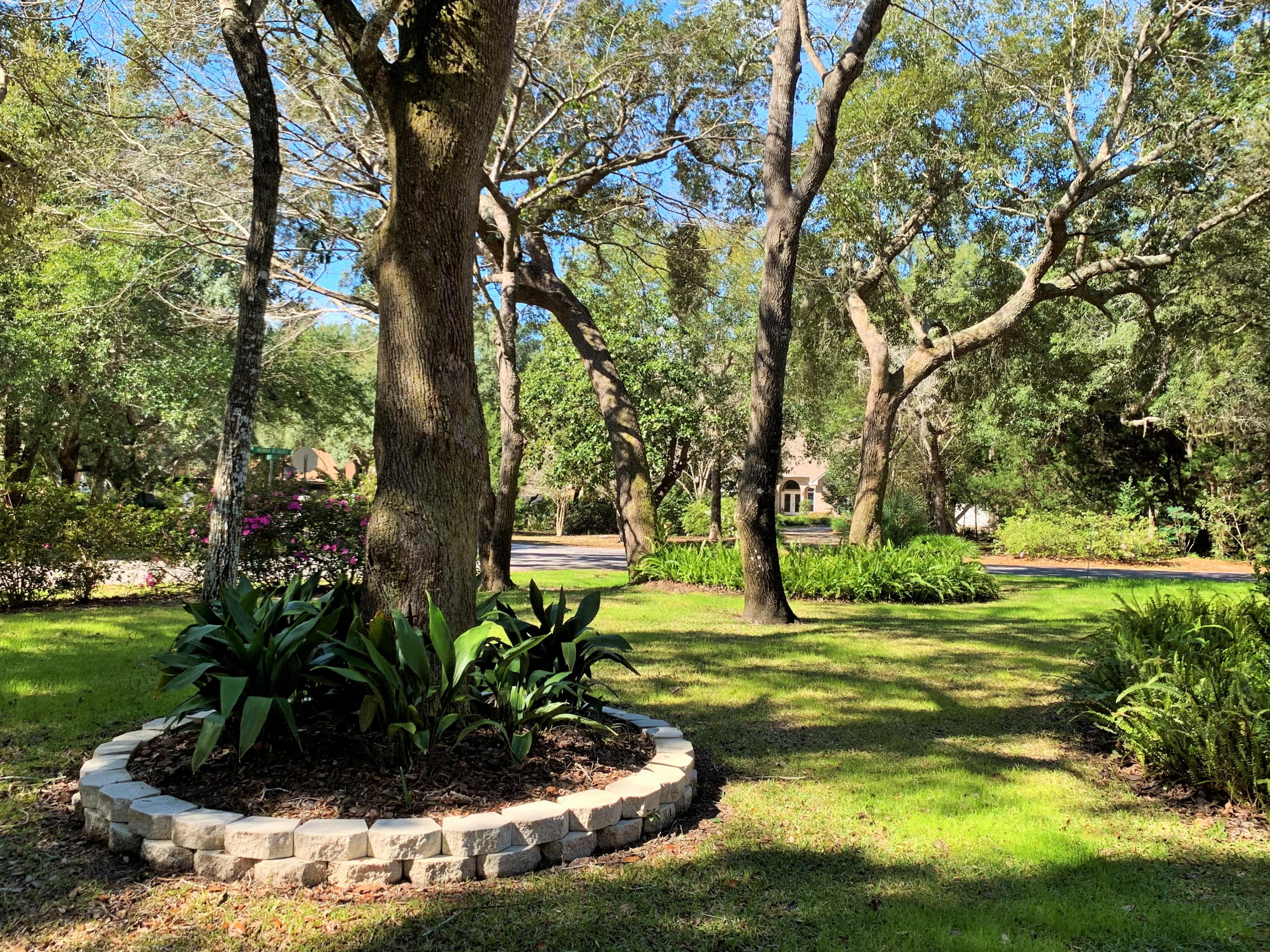 ROBLEDAL ESTATES - Residential