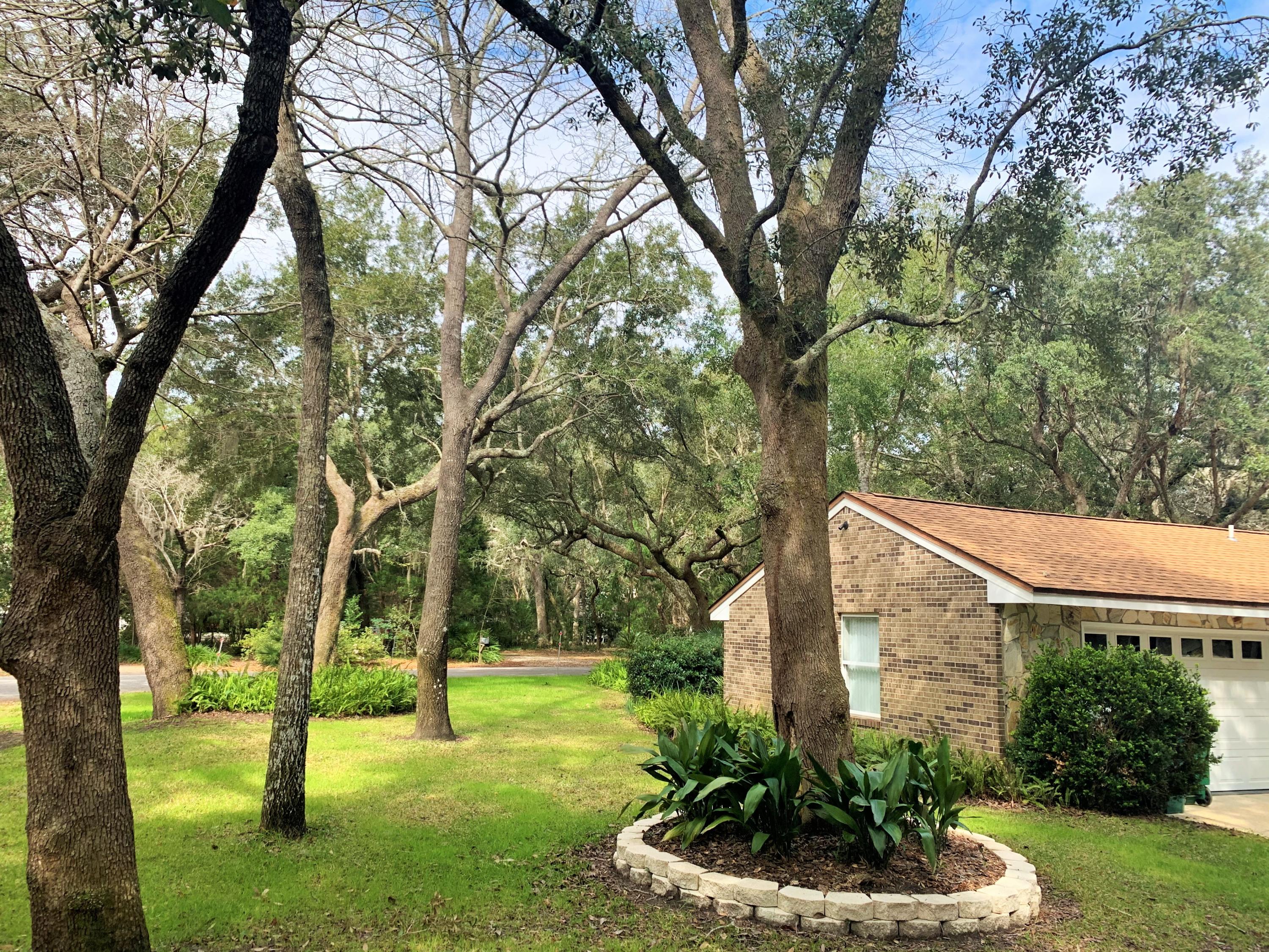 ROBLEDAL ESTATES - Residential