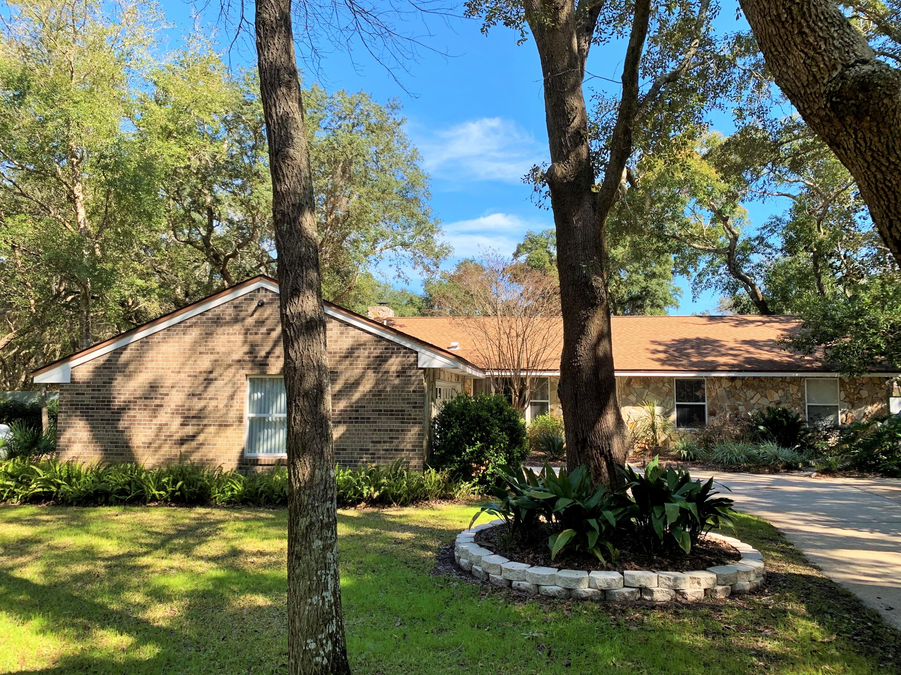 ROBLEDAL ESTATES - Residential