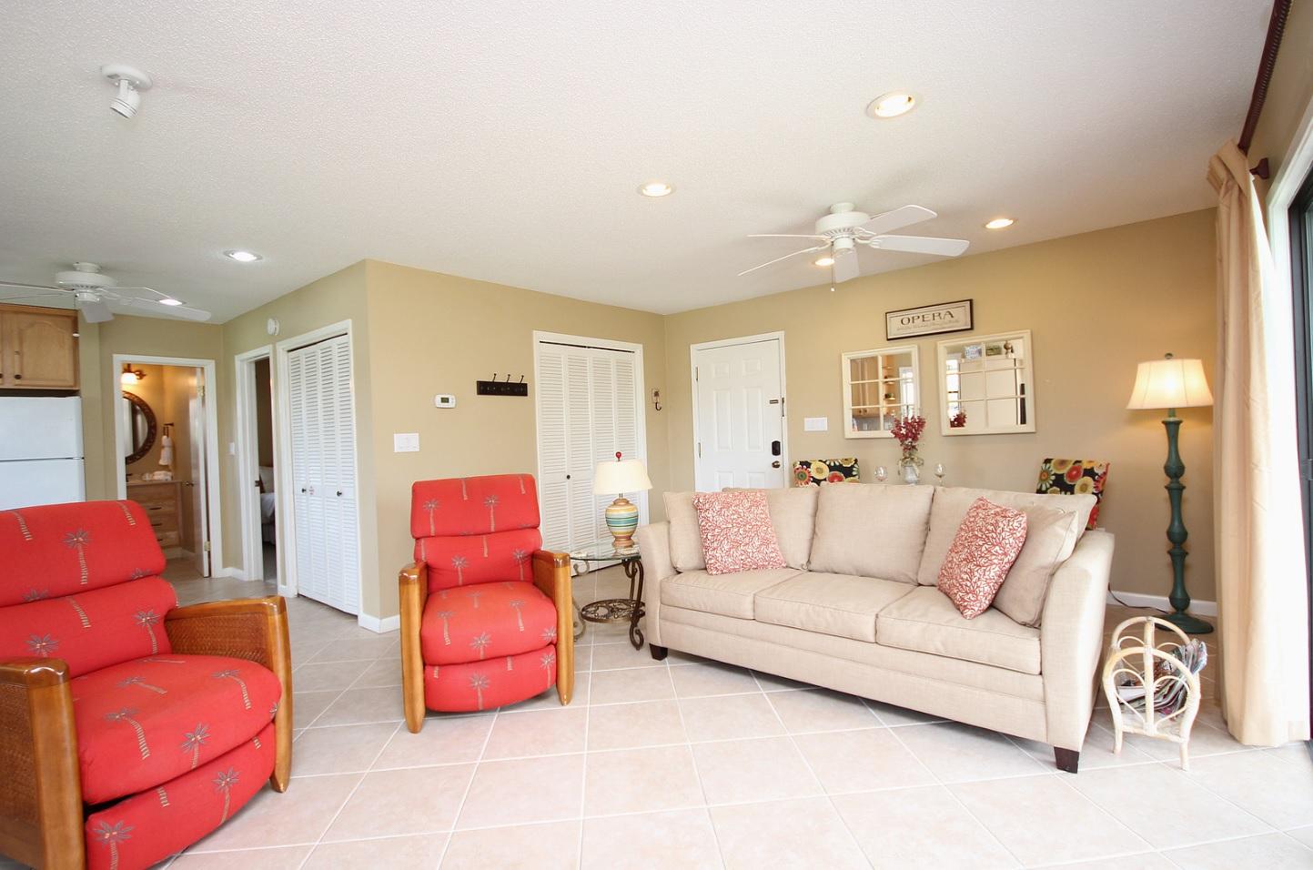 BEACHWOOD VILLAS CONDO - Residential