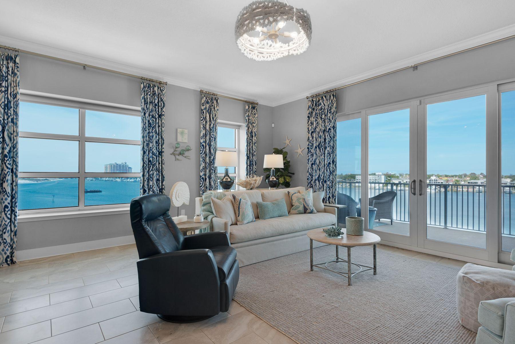 HARBOR LIGHTS - Residential