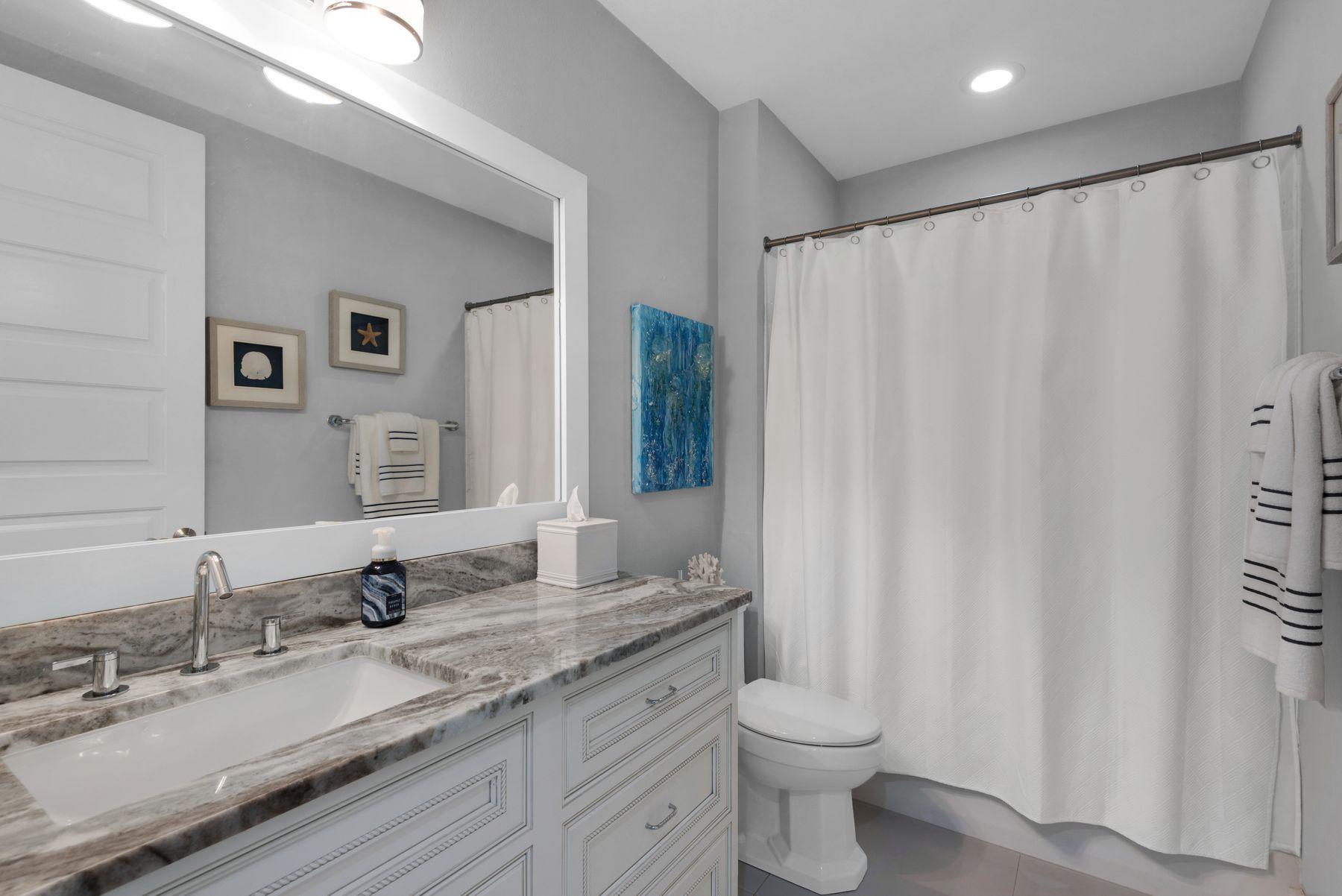 HARBOR LIGHTS - Residential