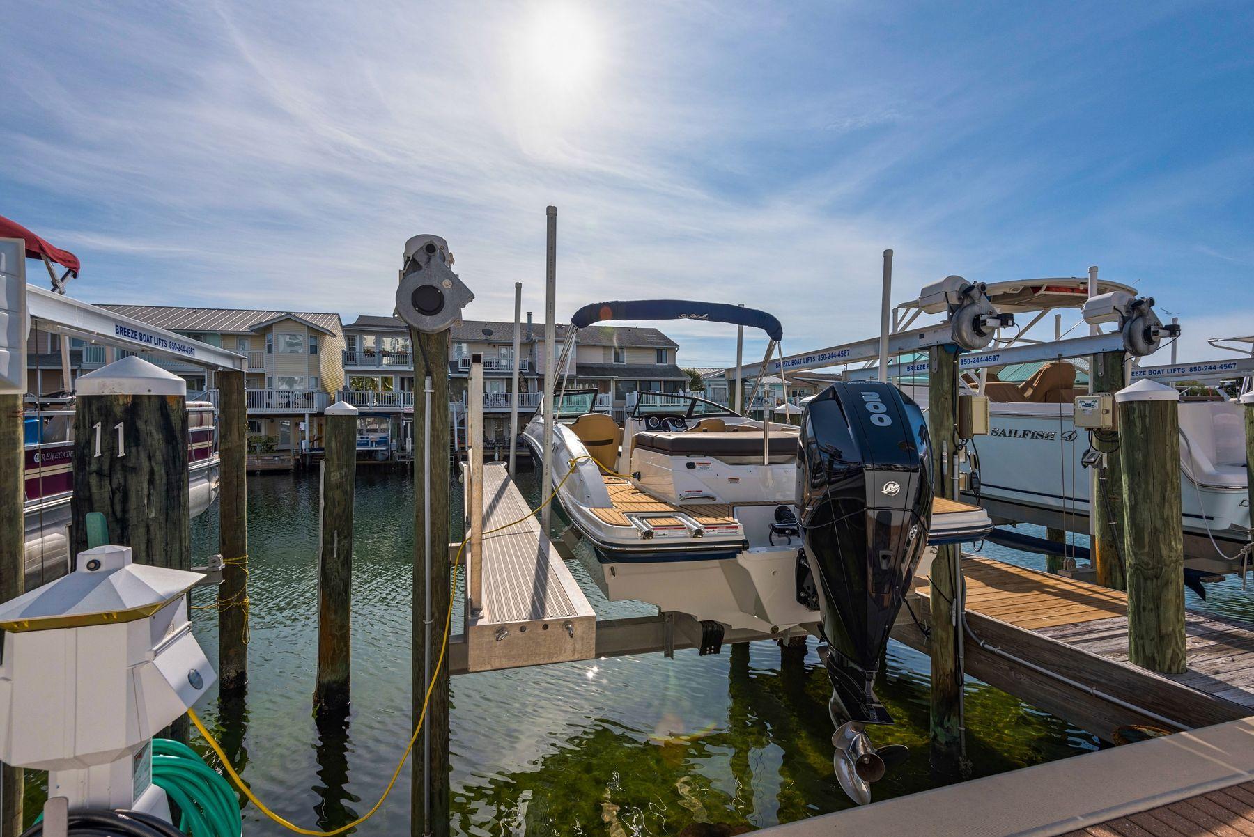 HARBOR LIGHTS - Residential