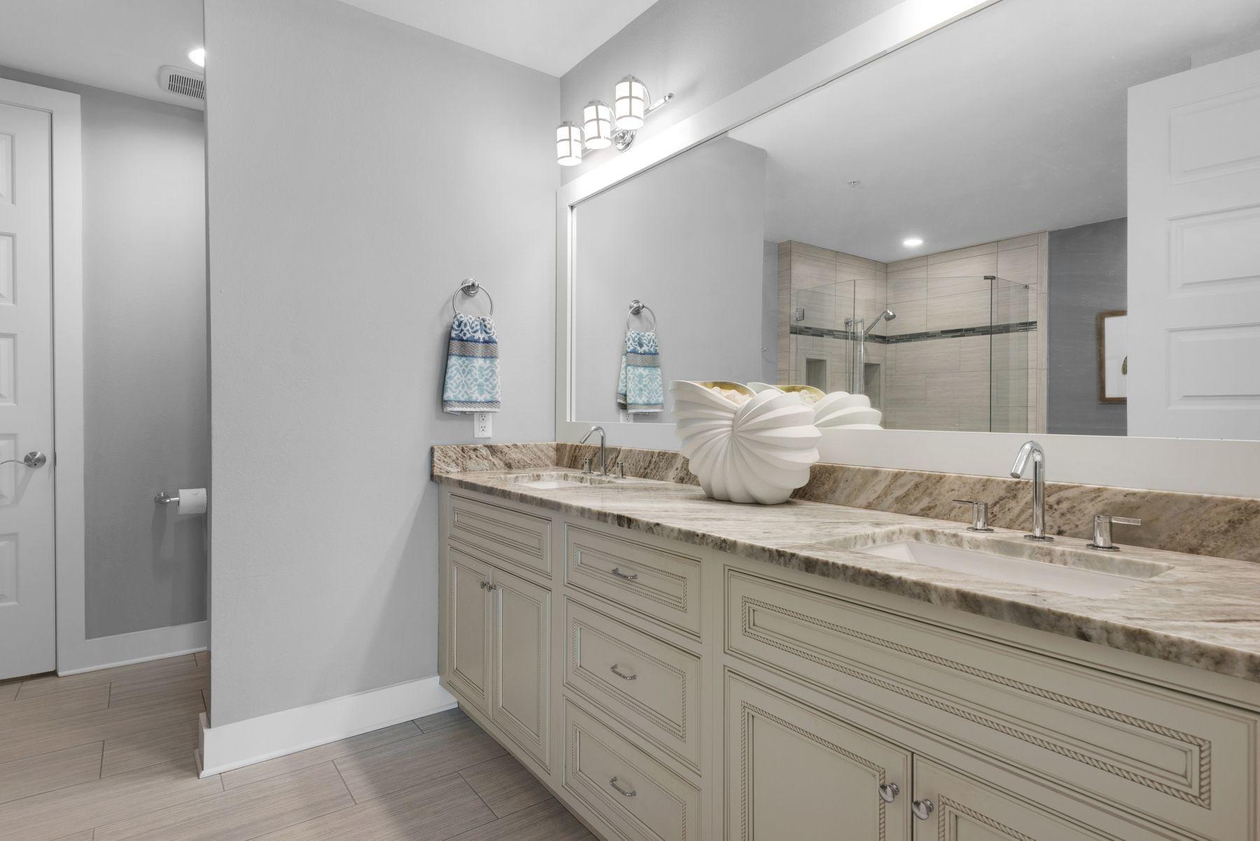 HARBOR LIGHTS - Residential