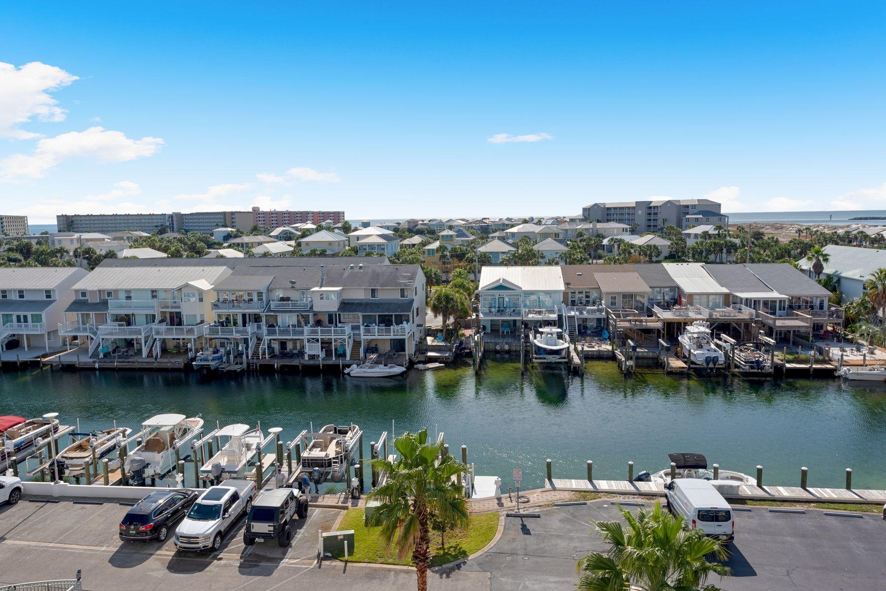 HARBOR LIGHTS - Residential