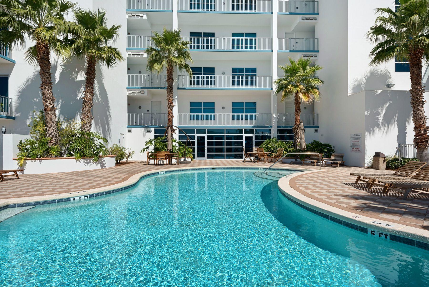 HARBOR LIGHTS - Residential