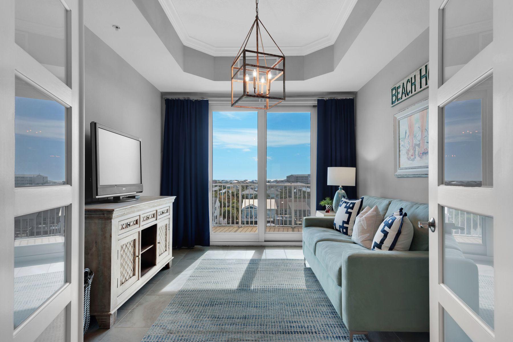 HARBOR LIGHTS - Residential