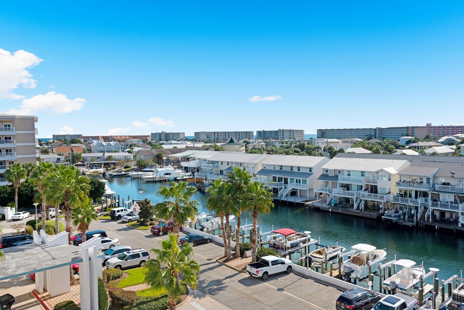 HARBOR LIGHTS - Residential