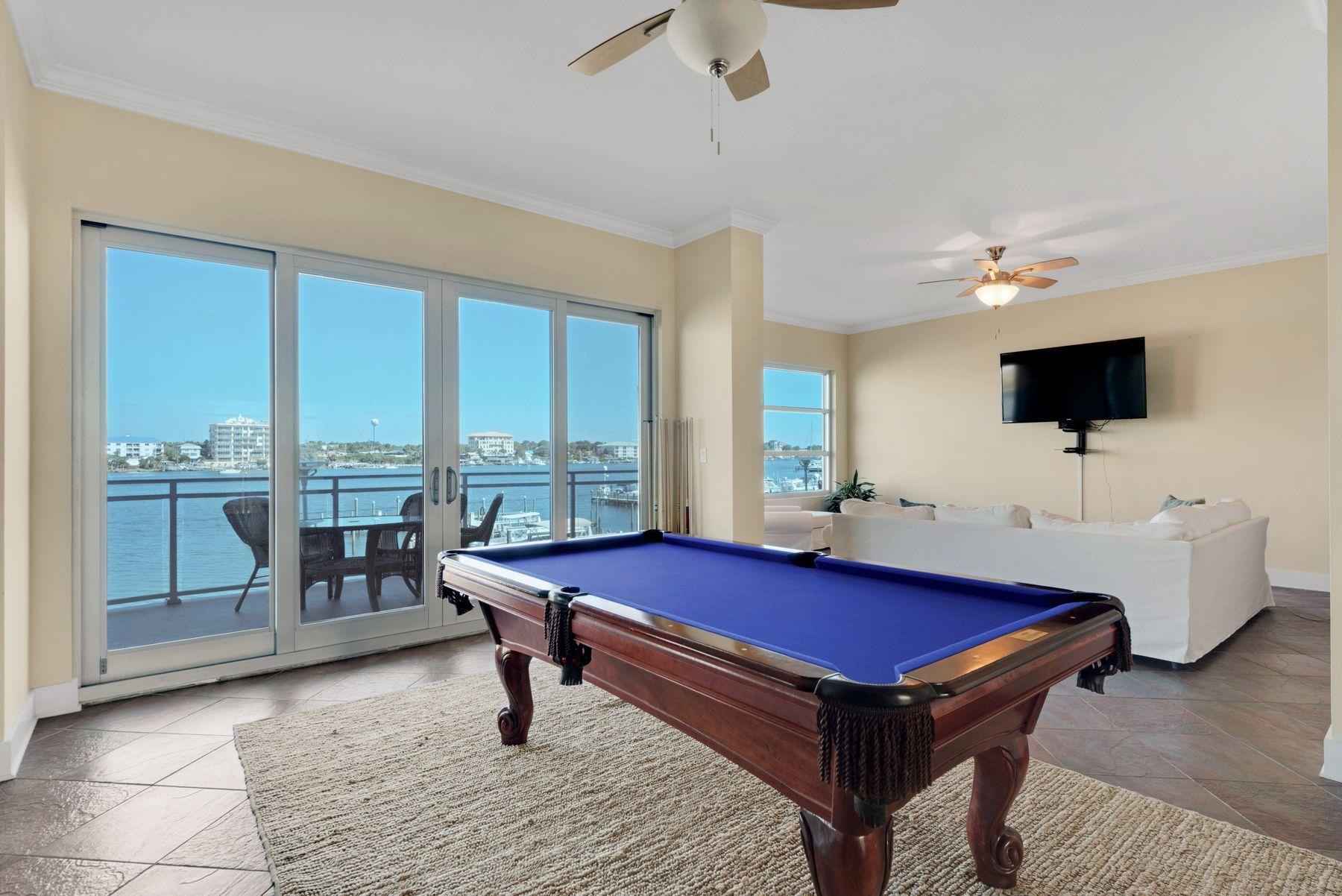 HARBOR LIGHTS - Residential