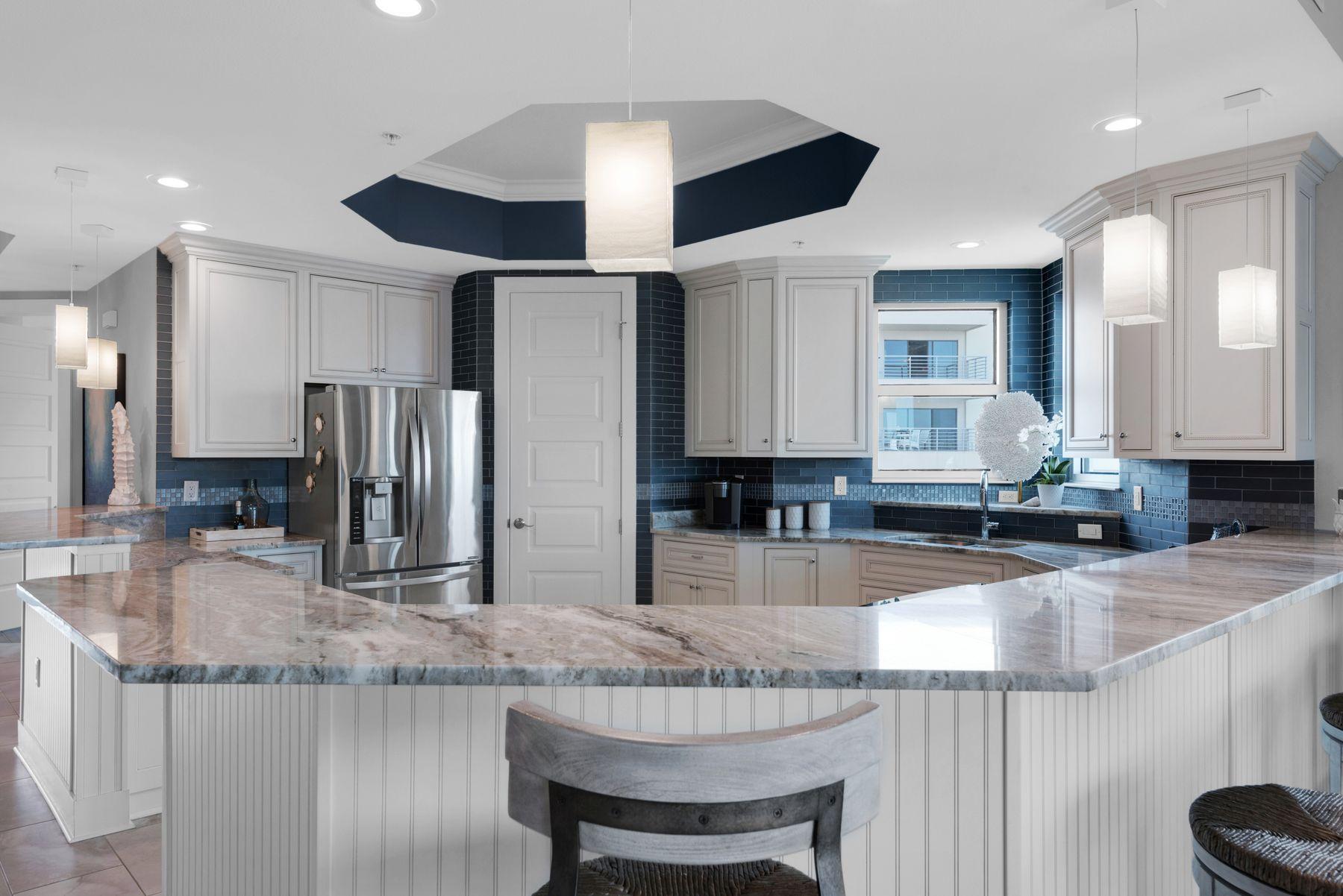 HARBOR LIGHTS - Residential