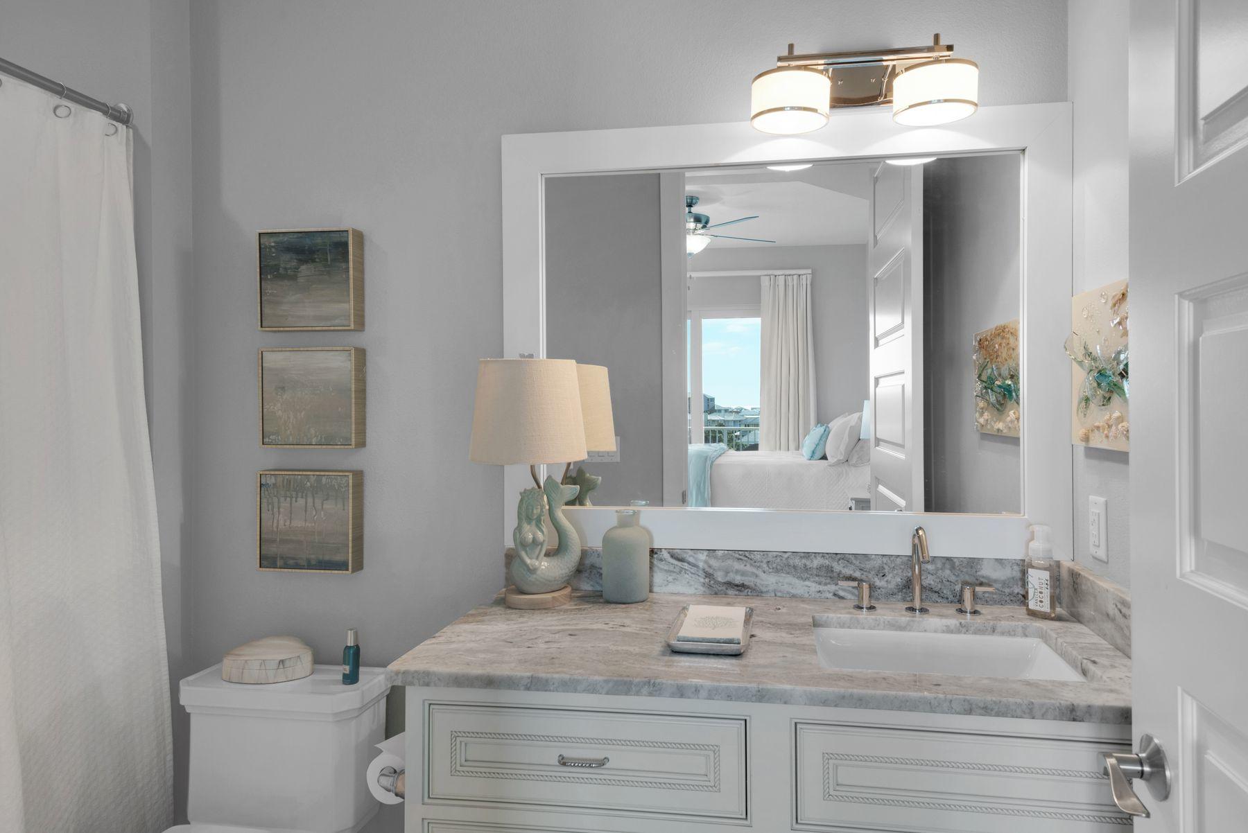 HARBOR LIGHTS - Residential