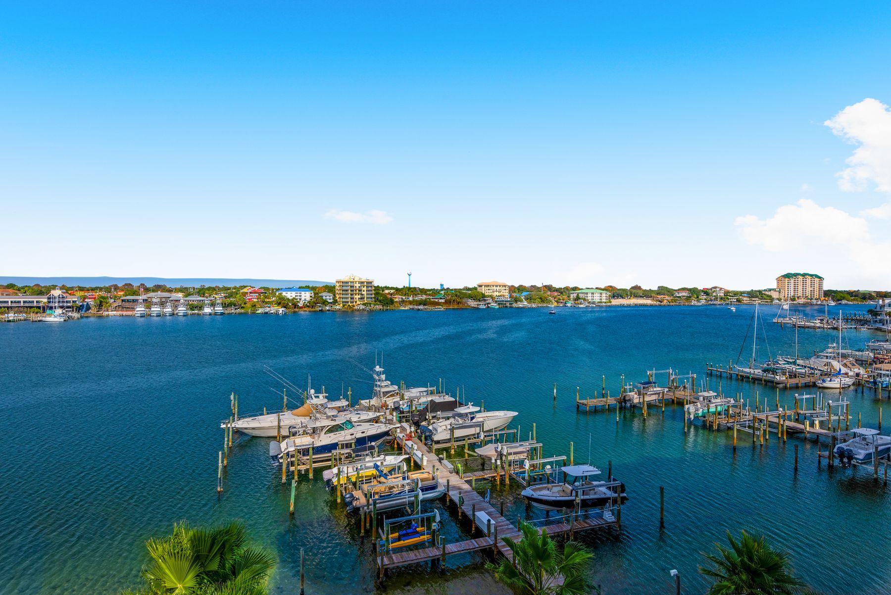 HARBOR LIGHTS - Residential