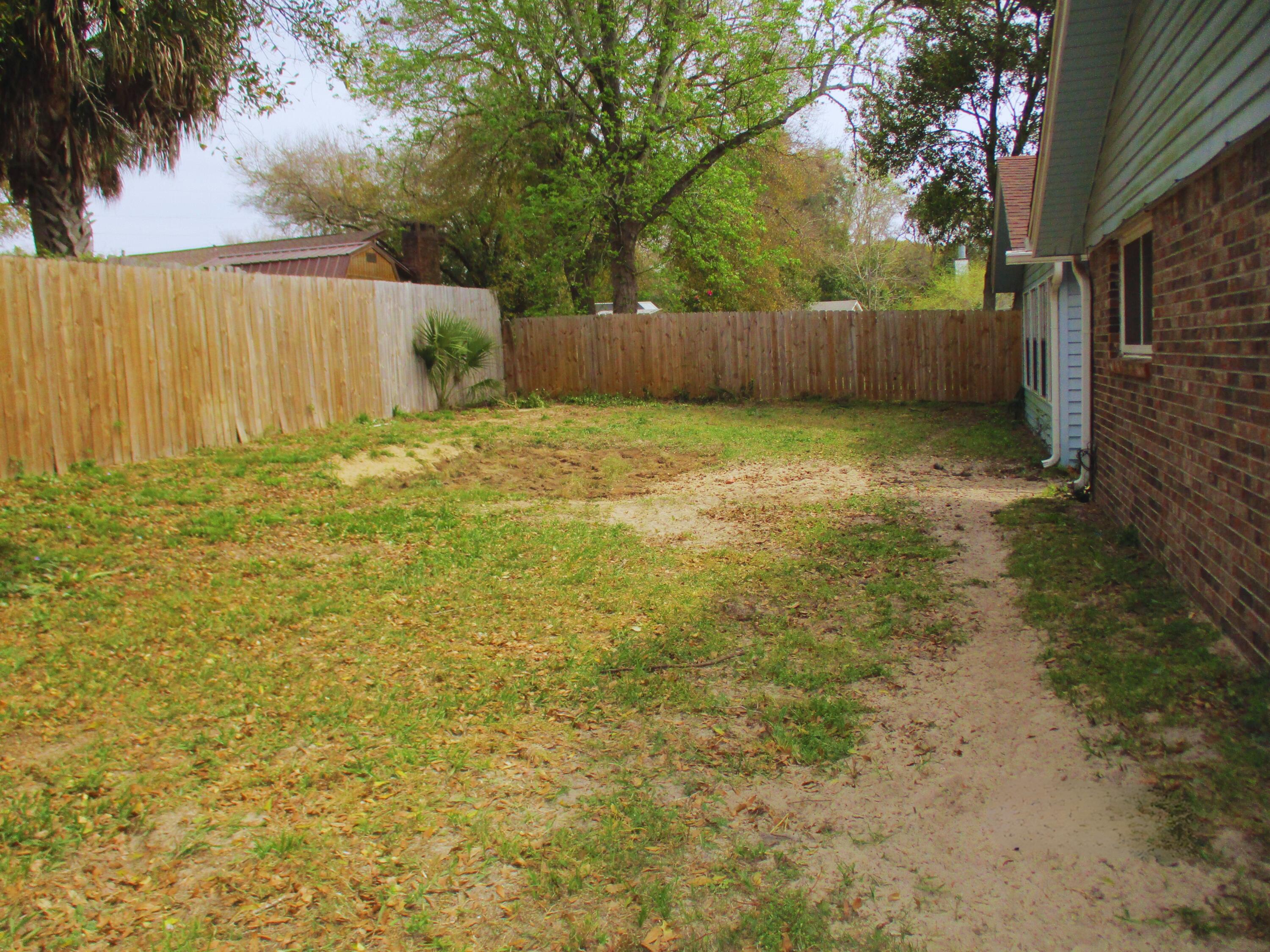 TANGLEWOOD S/D 1ST ADDN - Residential Lease