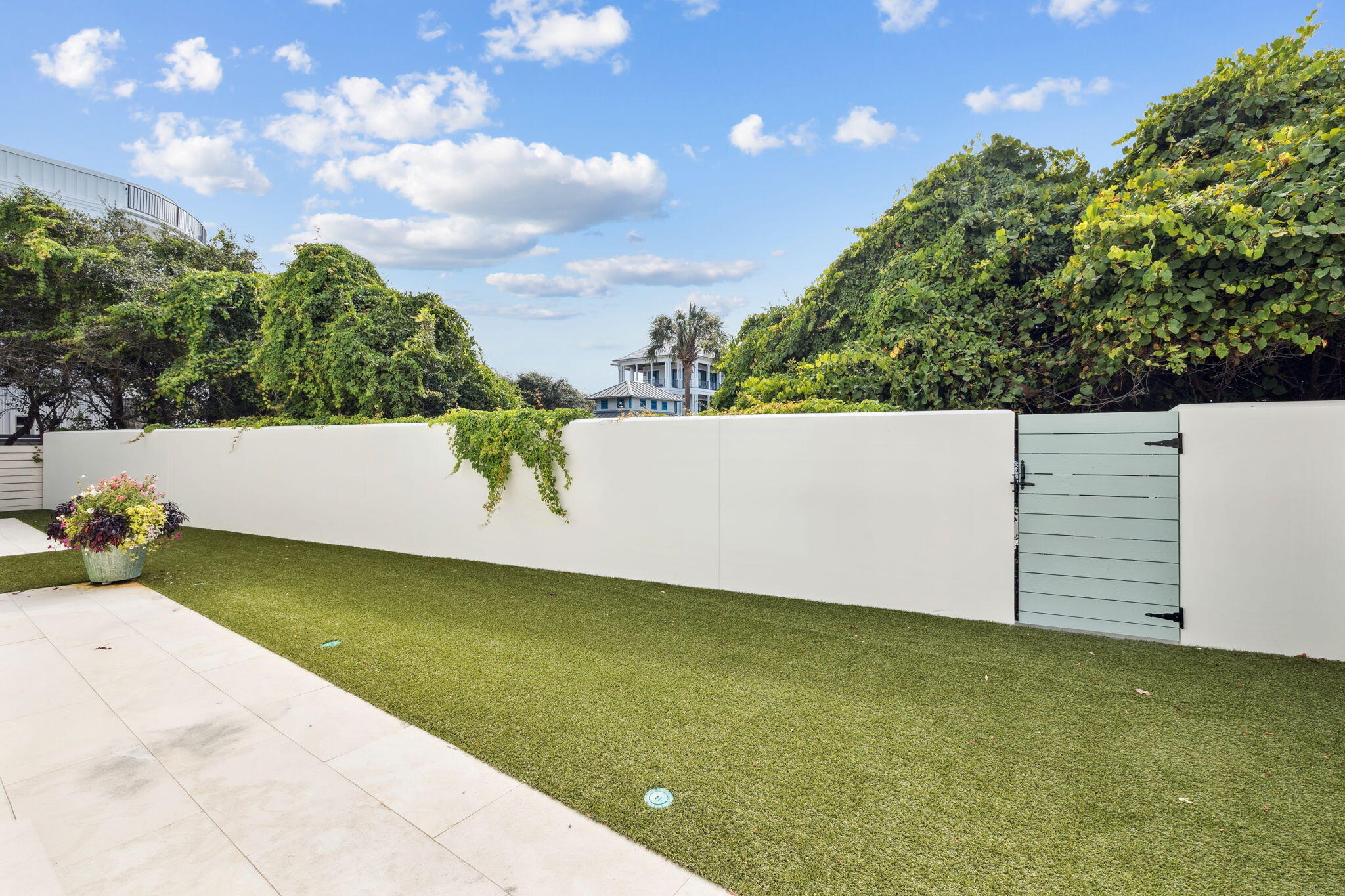 Seawalk Circle - Residential