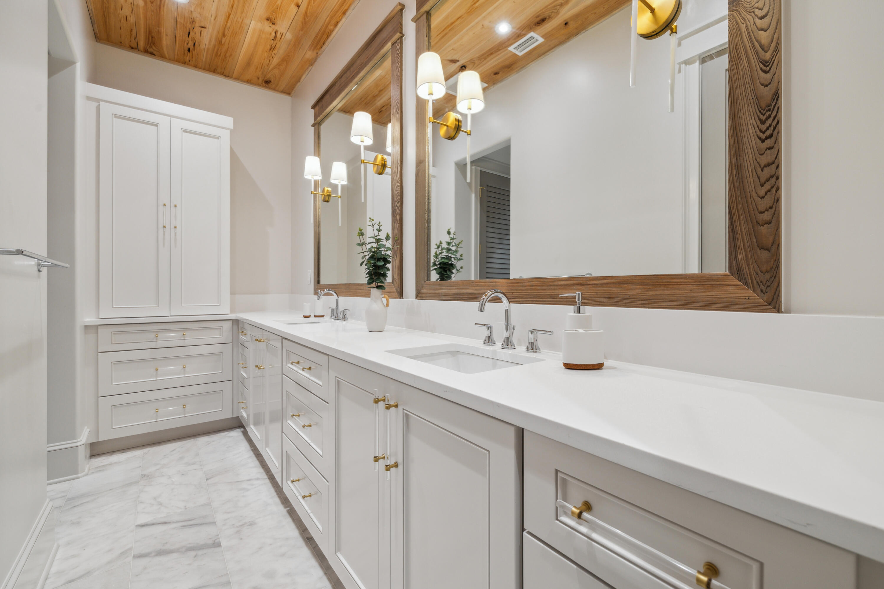 Seawalk Circle - Residential