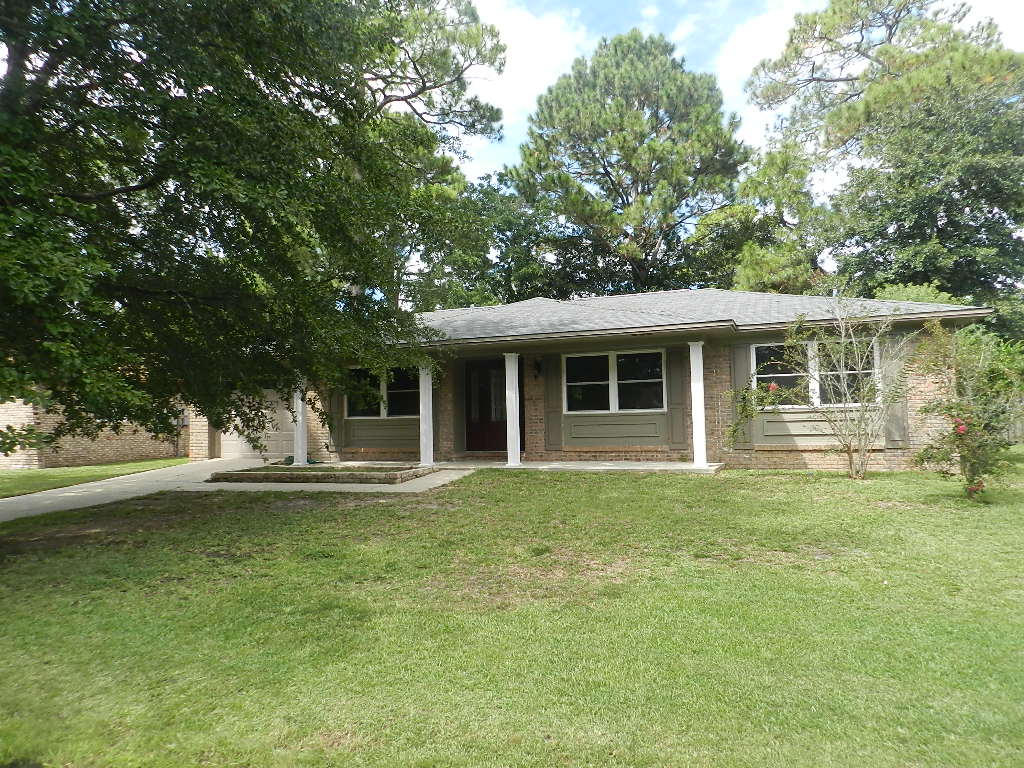 This is a great 3 bedroom, 2 bath all brick home in Palm Estates. The home features fresh coat of paint, new carpet, some nice updates, an open kitchen with separate living room and office. The back yard is fenced for entertaining family and friends.