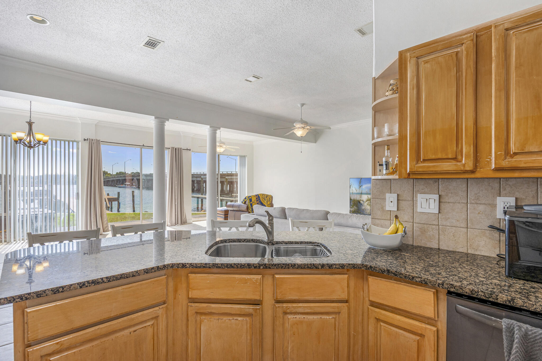LIGHTHOUSE POINTE - Residential