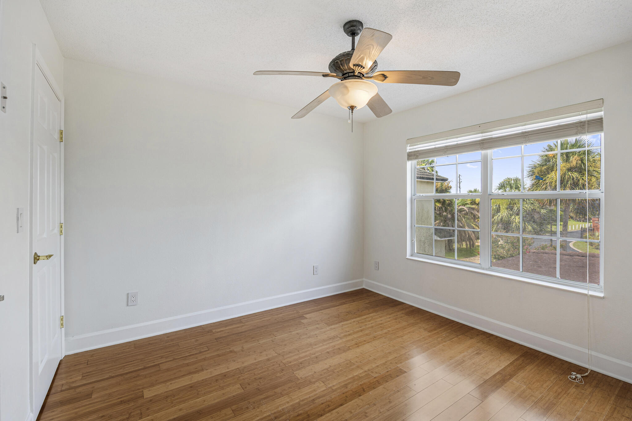 LIGHTHOUSE POINTE - Residential