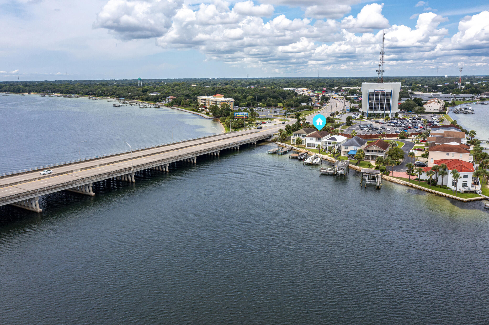 LIGHTHOUSE POINTE - Residential