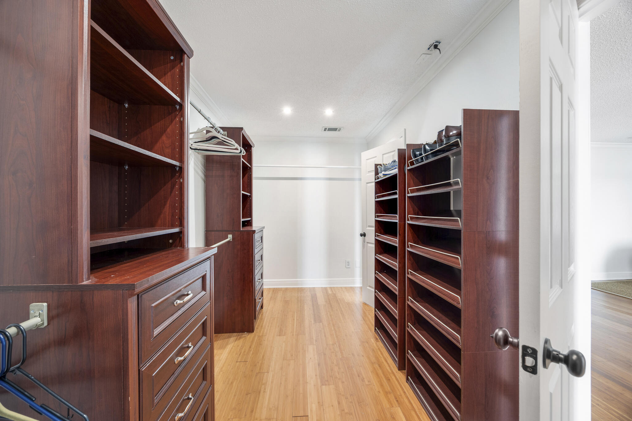 LIGHTHOUSE POINTE - Residential