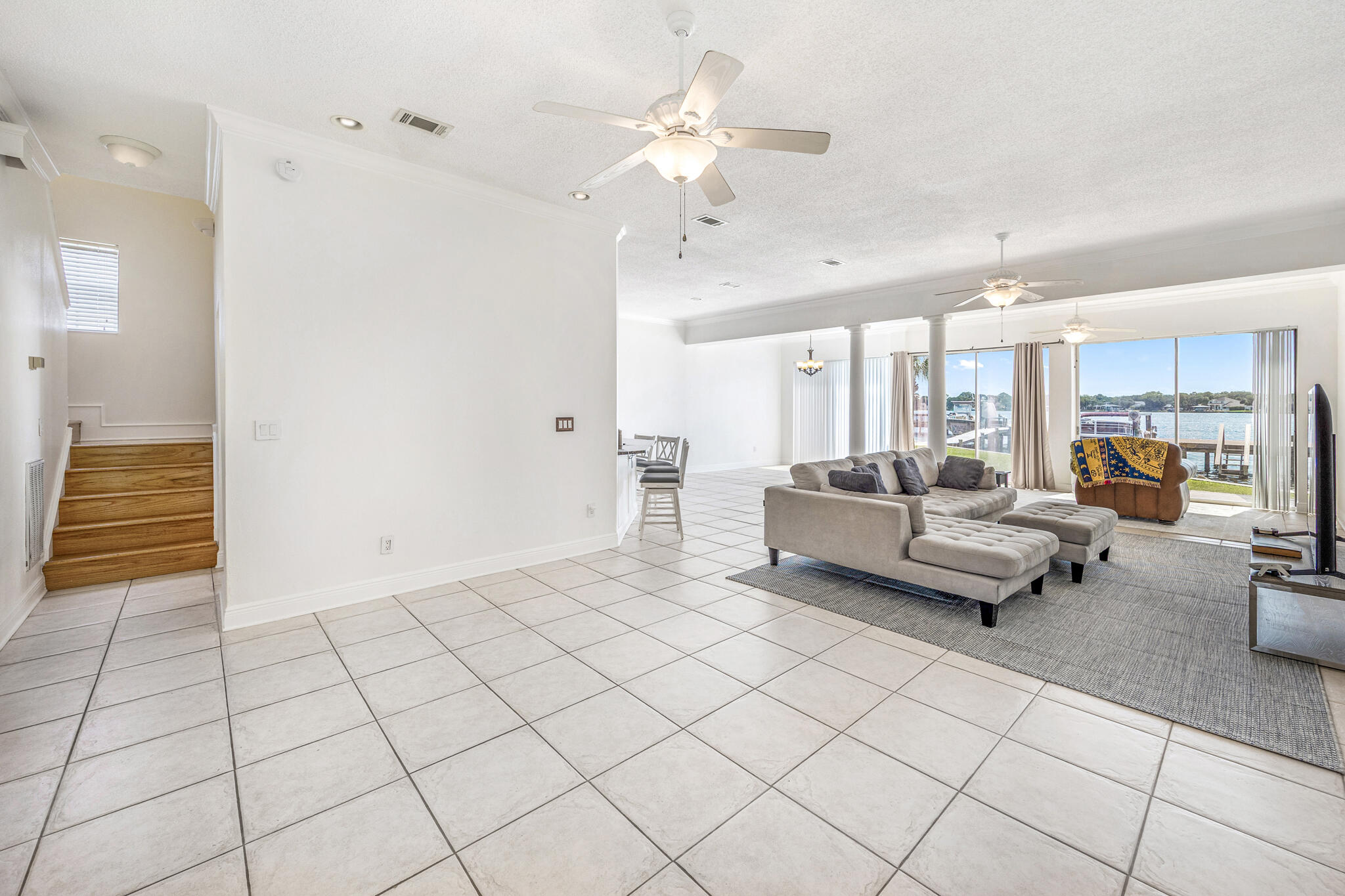 LIGHTHOUSE POINTE - Residential