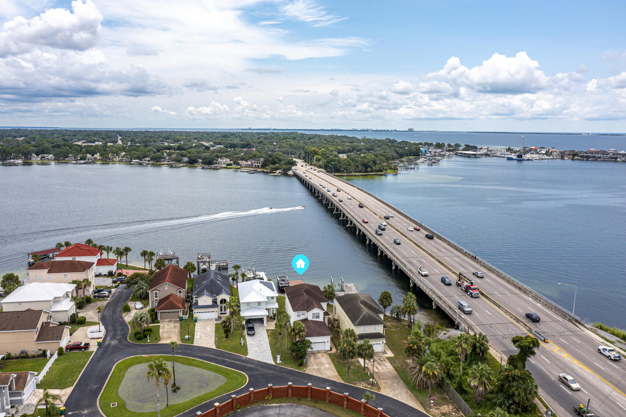 LIGHTHOUSE POINTE - Residential