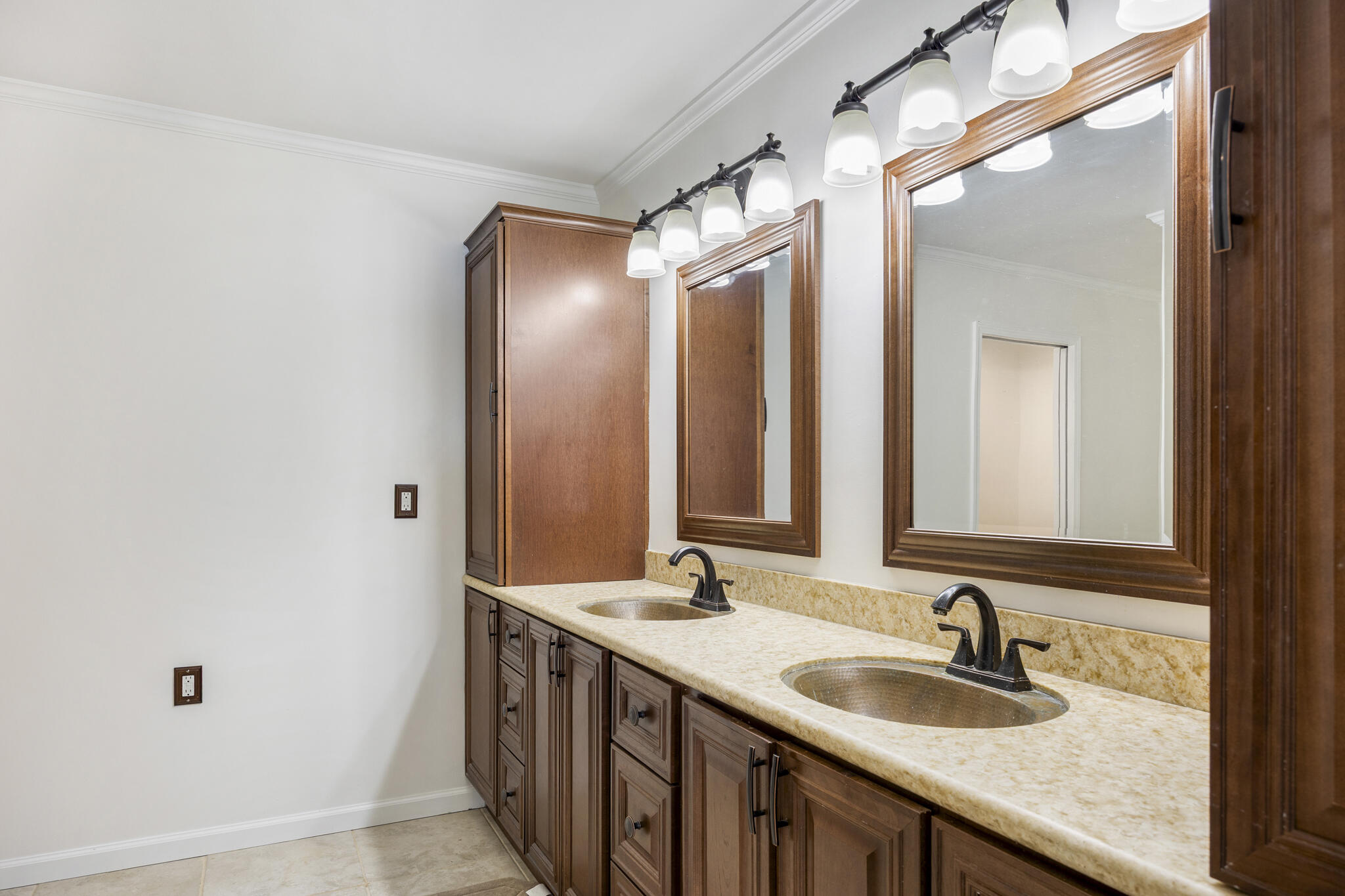 LIGHTHOUSE POINTE - Residential