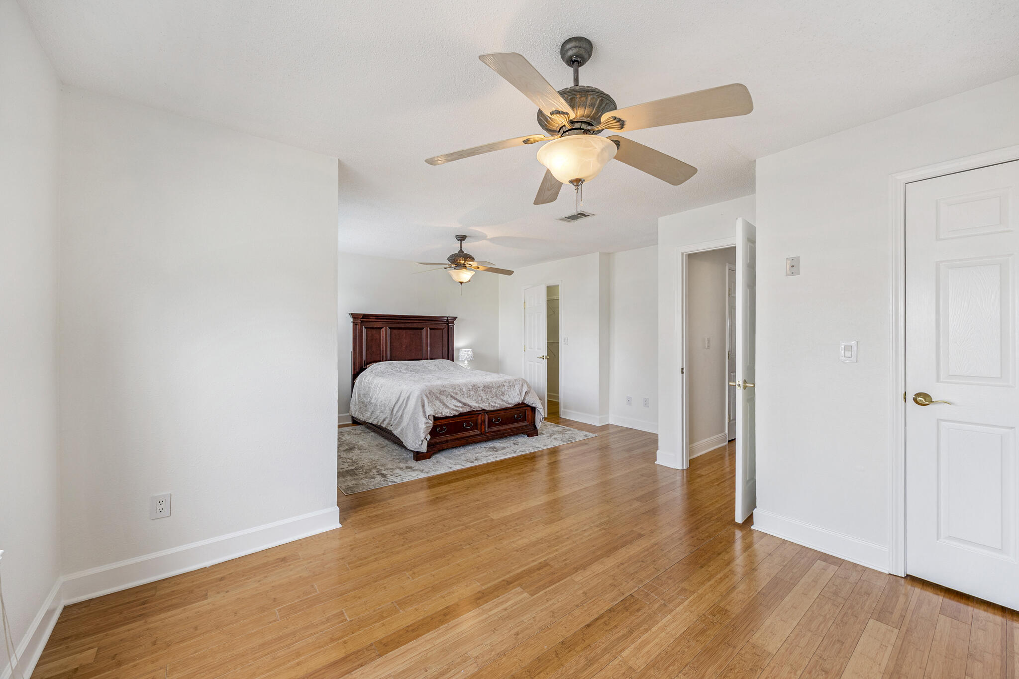 LIGHTHOUSE POINTE - Residential