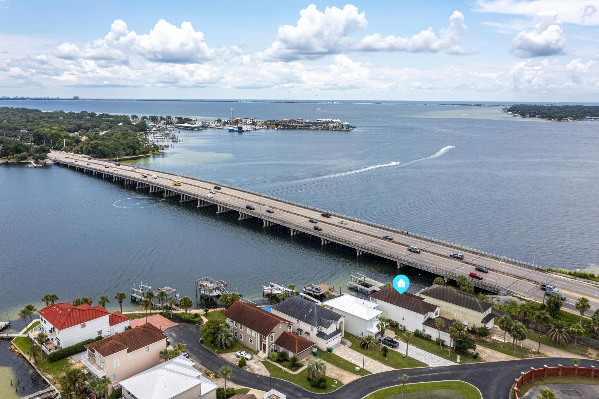 LIGHTHOUSE POINTE - Residential
