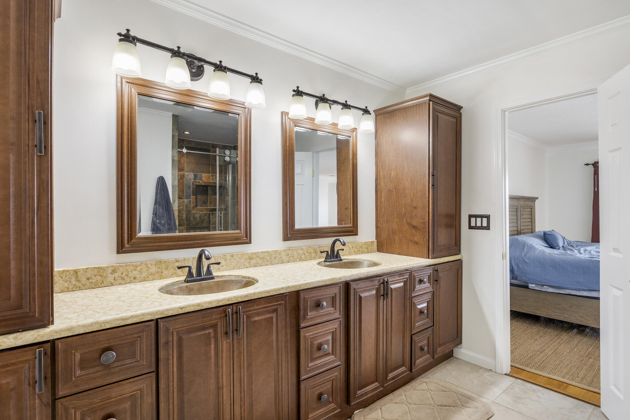 LIGHTHOUSE POINTE - Residential