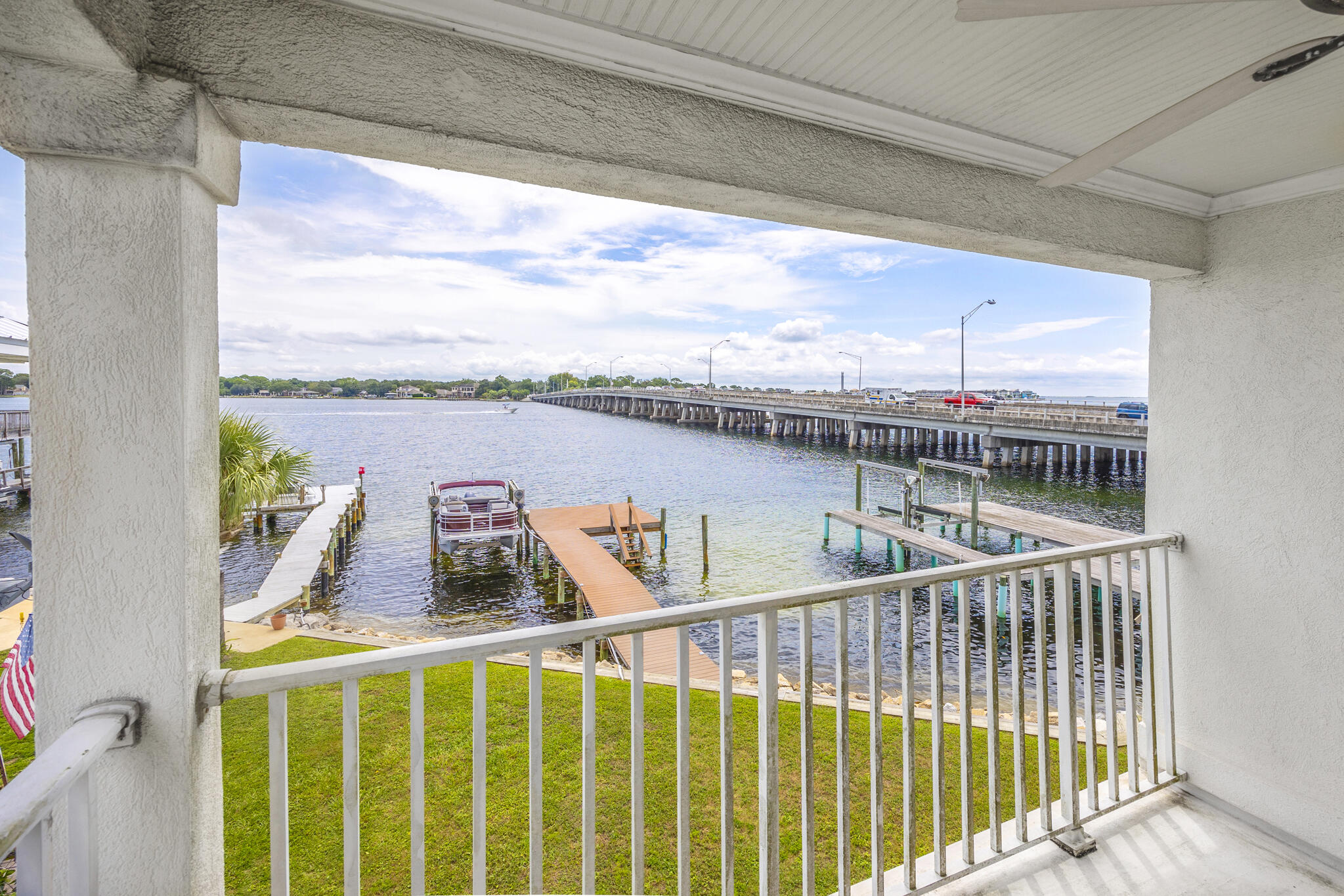 LIGHTHOUSE POINTE - Residential