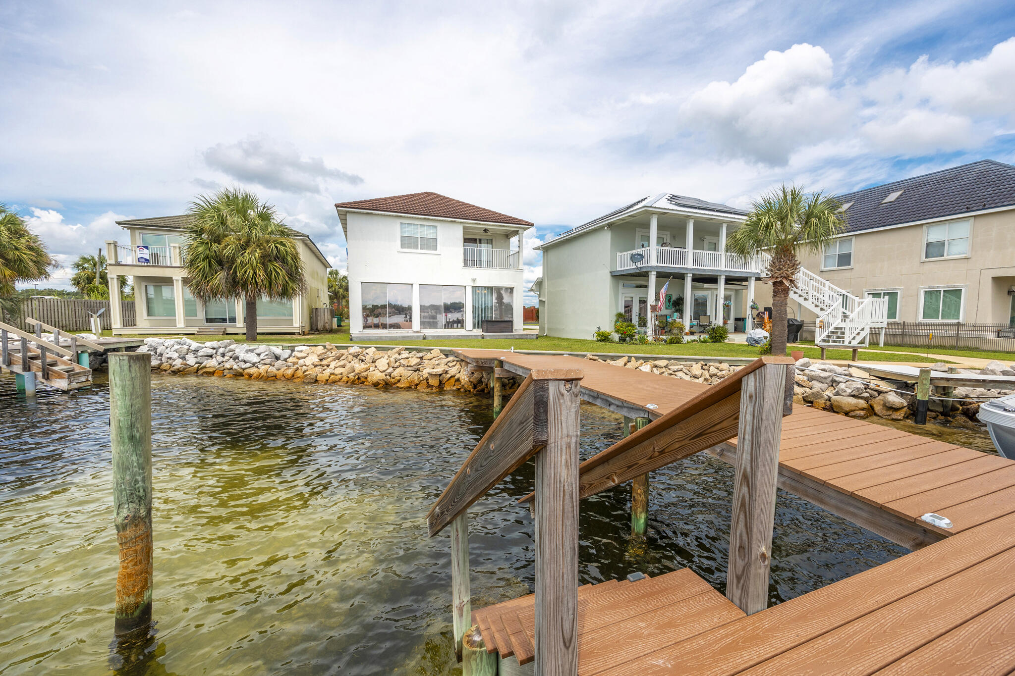 LIGHTHOUSE POINTE - Residential