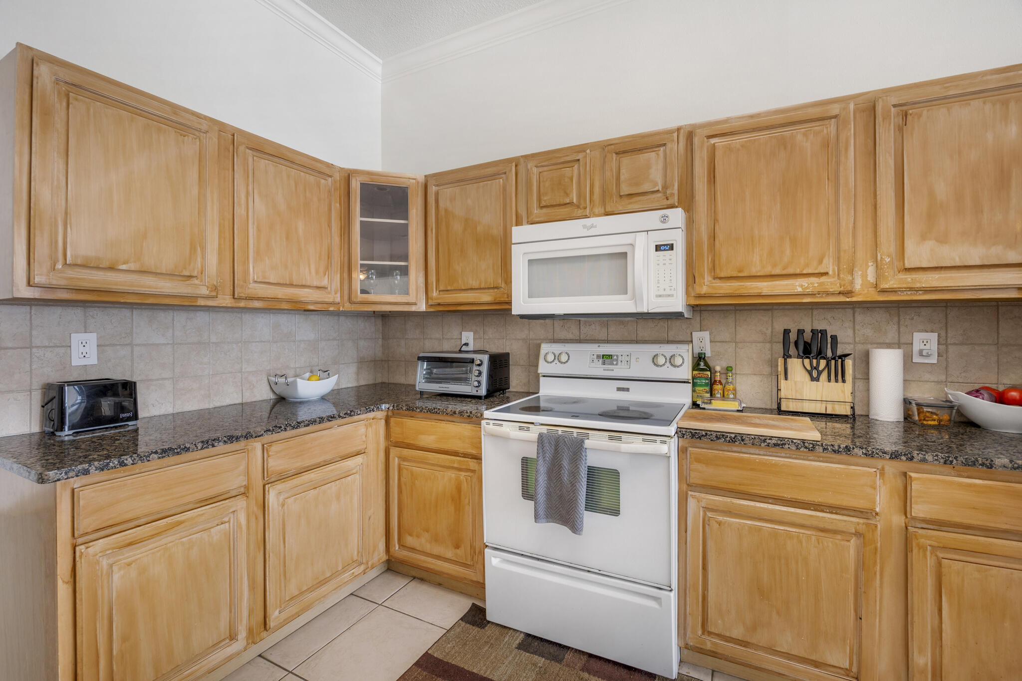LIGHTHOUSE POINTE - Residential