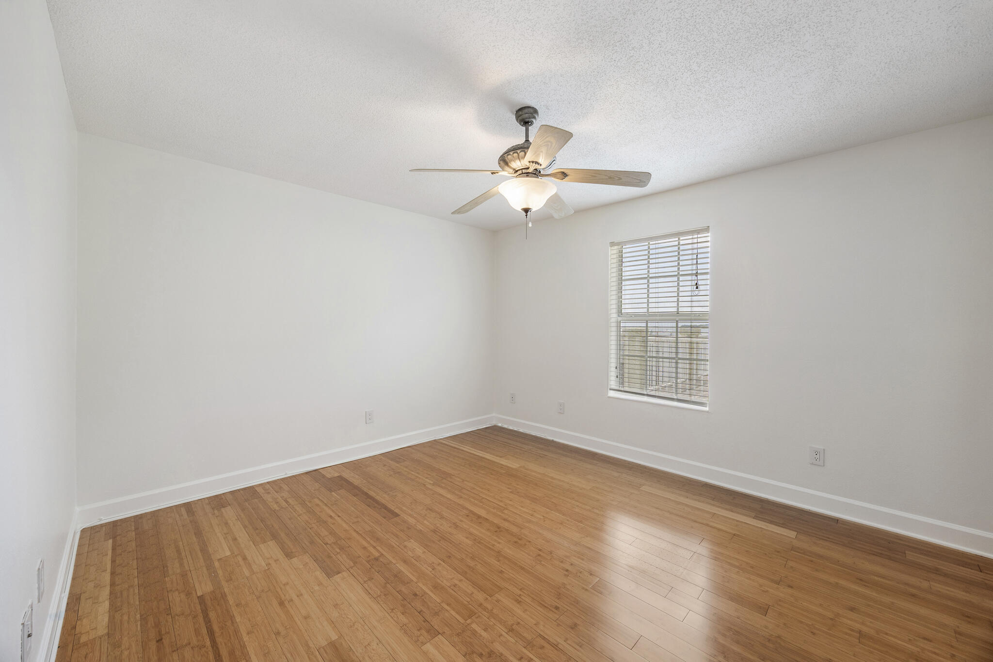 LIGHTHOUSE POINTE - Residential
