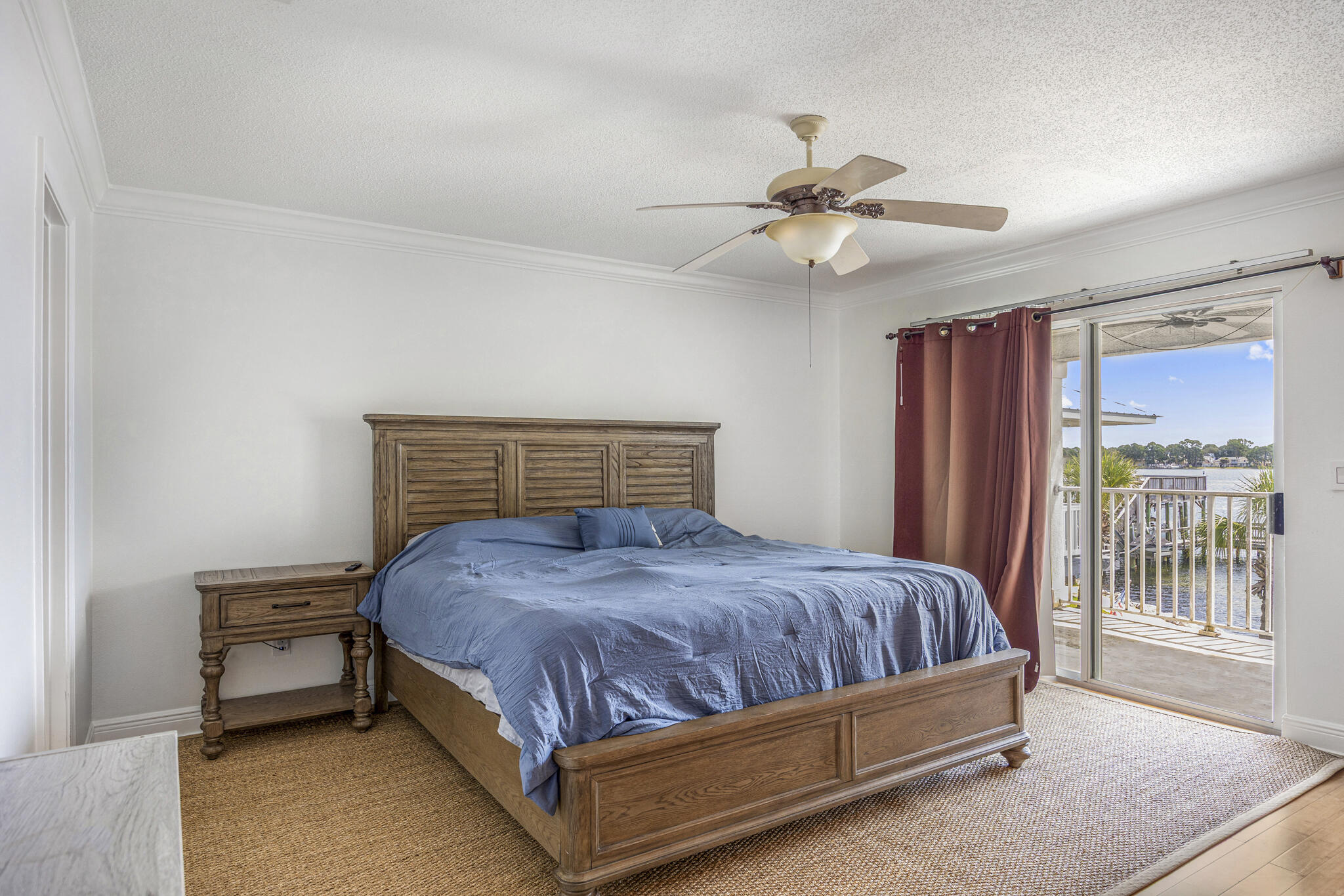 LIGHTHOUSE POINTE - Residential