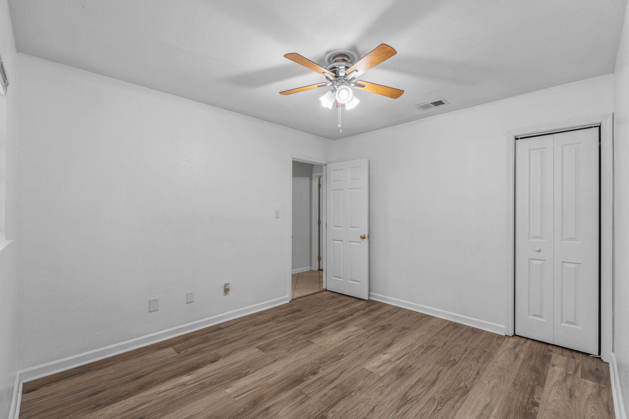 RACETRACK ROAD - Residential Lease