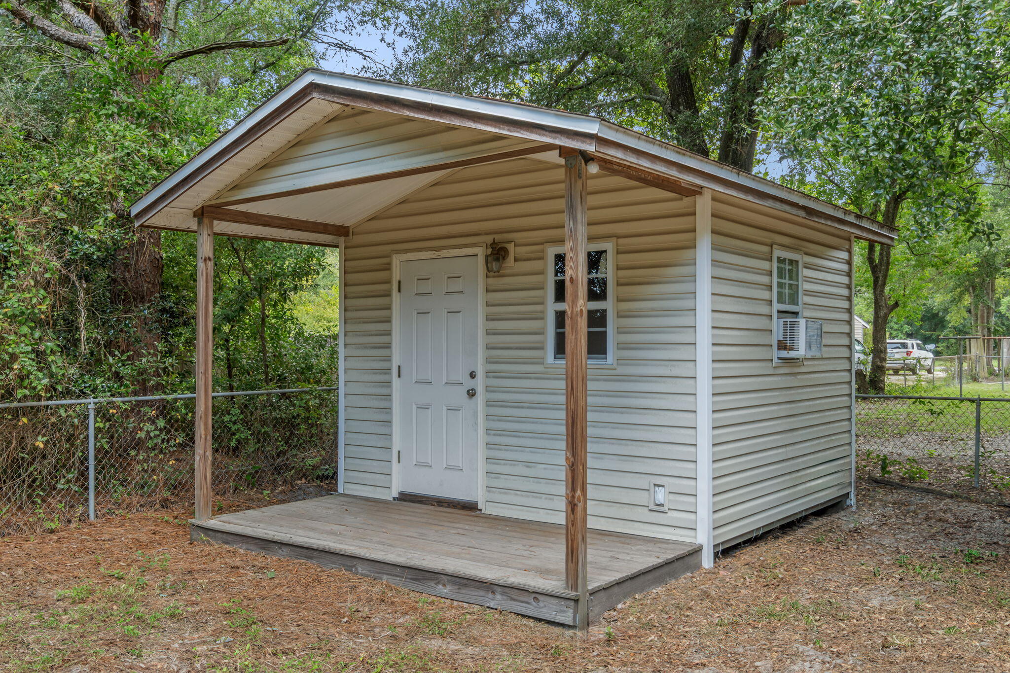 RACETRACK ROAD - Residential Lease