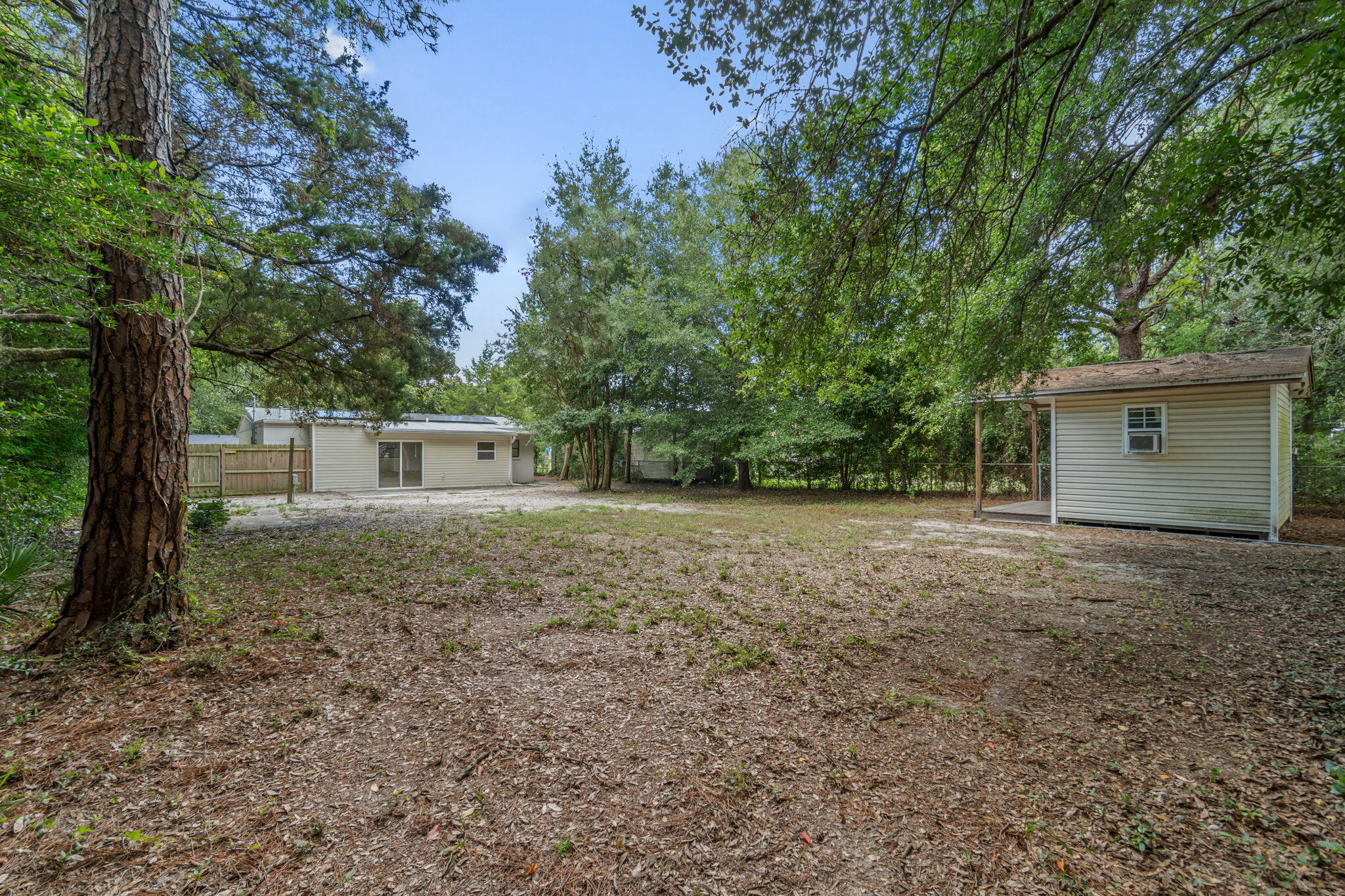 RACETRACK ROAD - Residential Lease