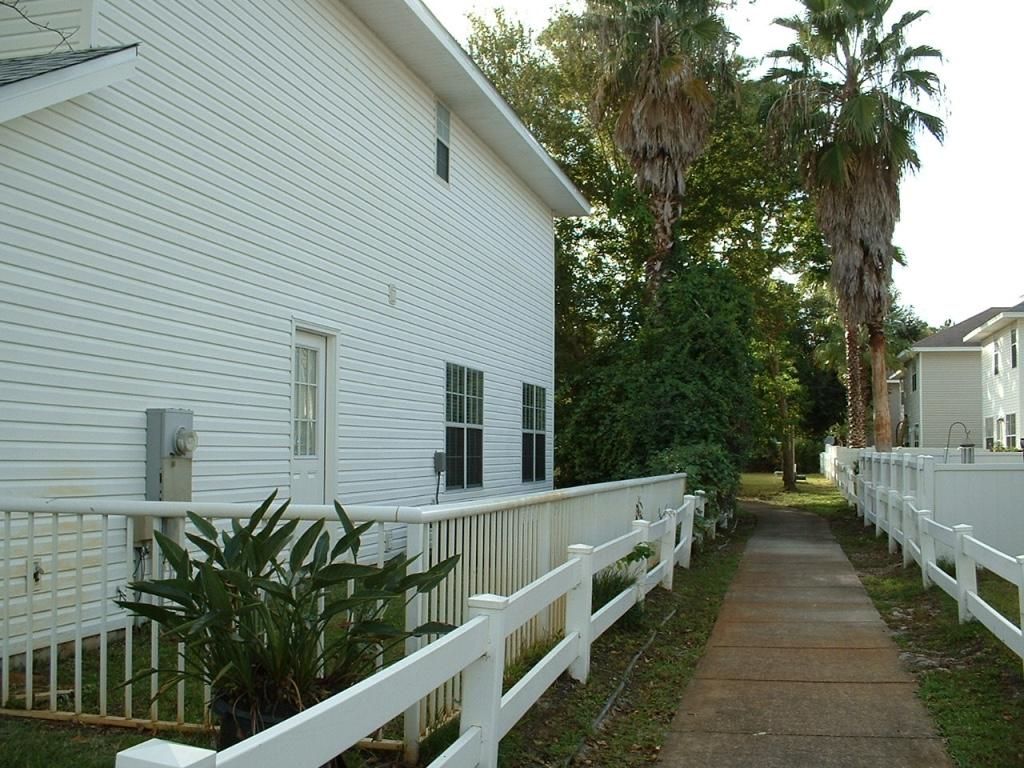 TWIN LAKES ESTATES - Residential