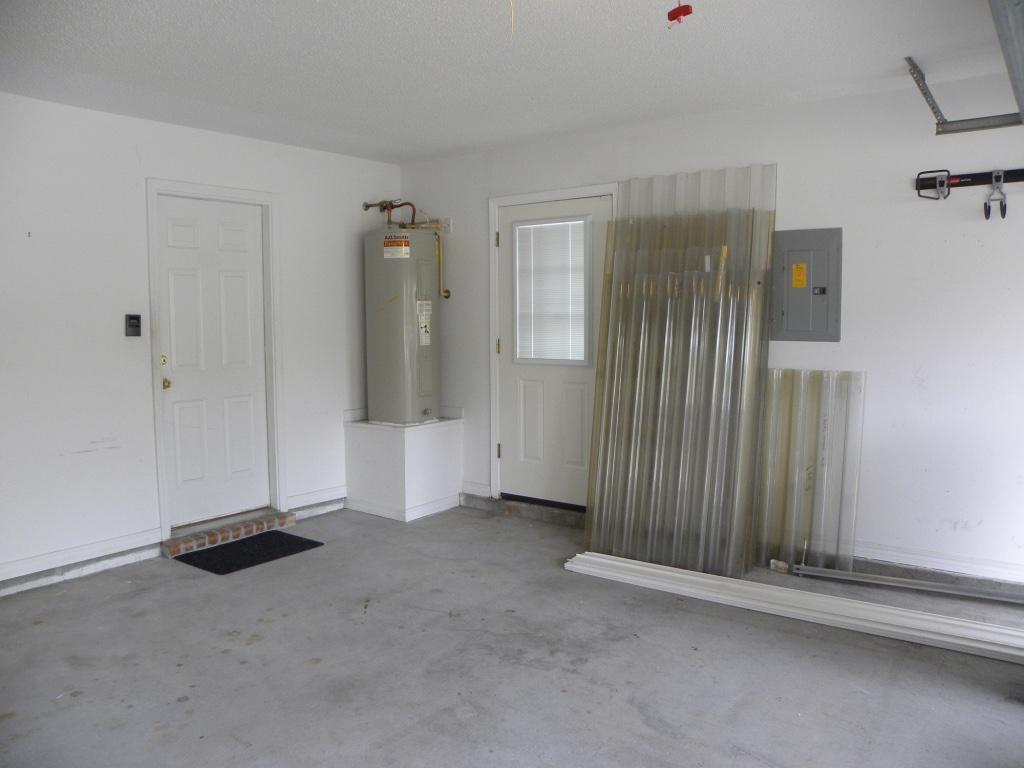 TWIN LAKES ESTATES - Residential