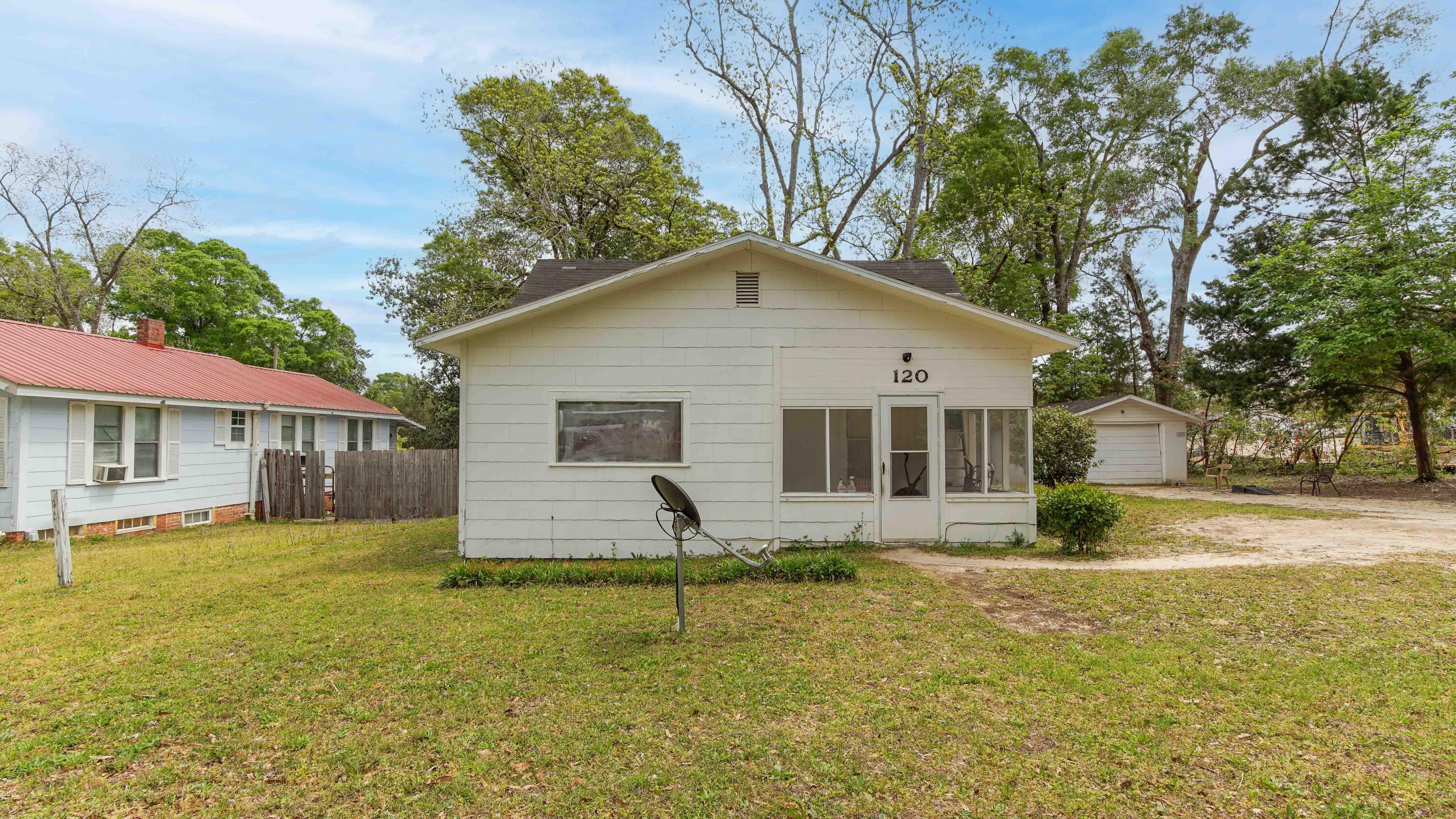 TOWN OF DEFUNIAK SPRINGS - Residential