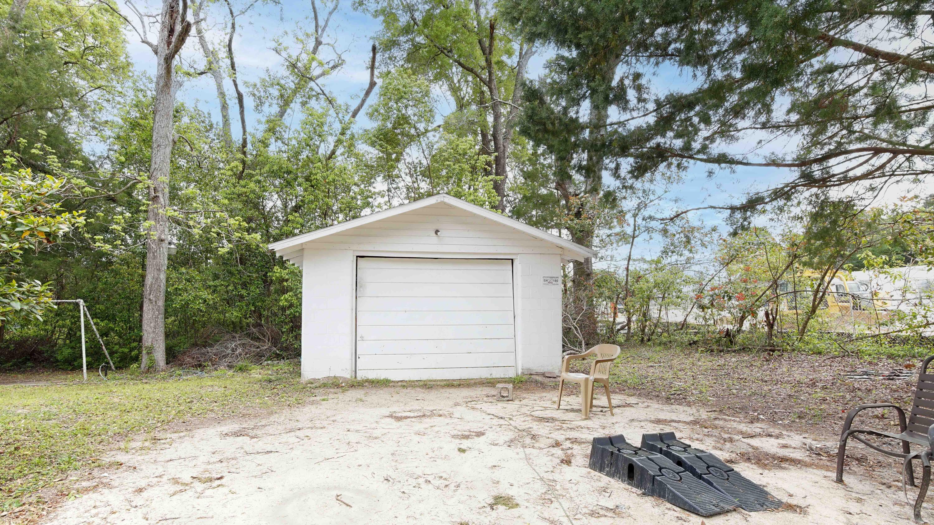 TOWN OF DEFUNIAK SPRINGS - Residential