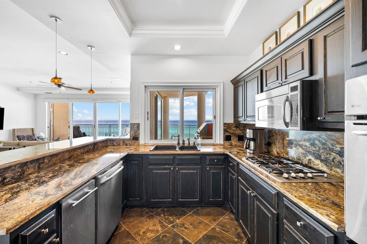 HIDDEN DUNES GRAND VILLAS - Residential