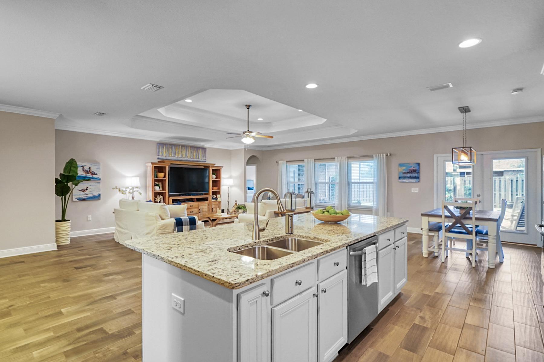 HAMMOCK BAY - Residential