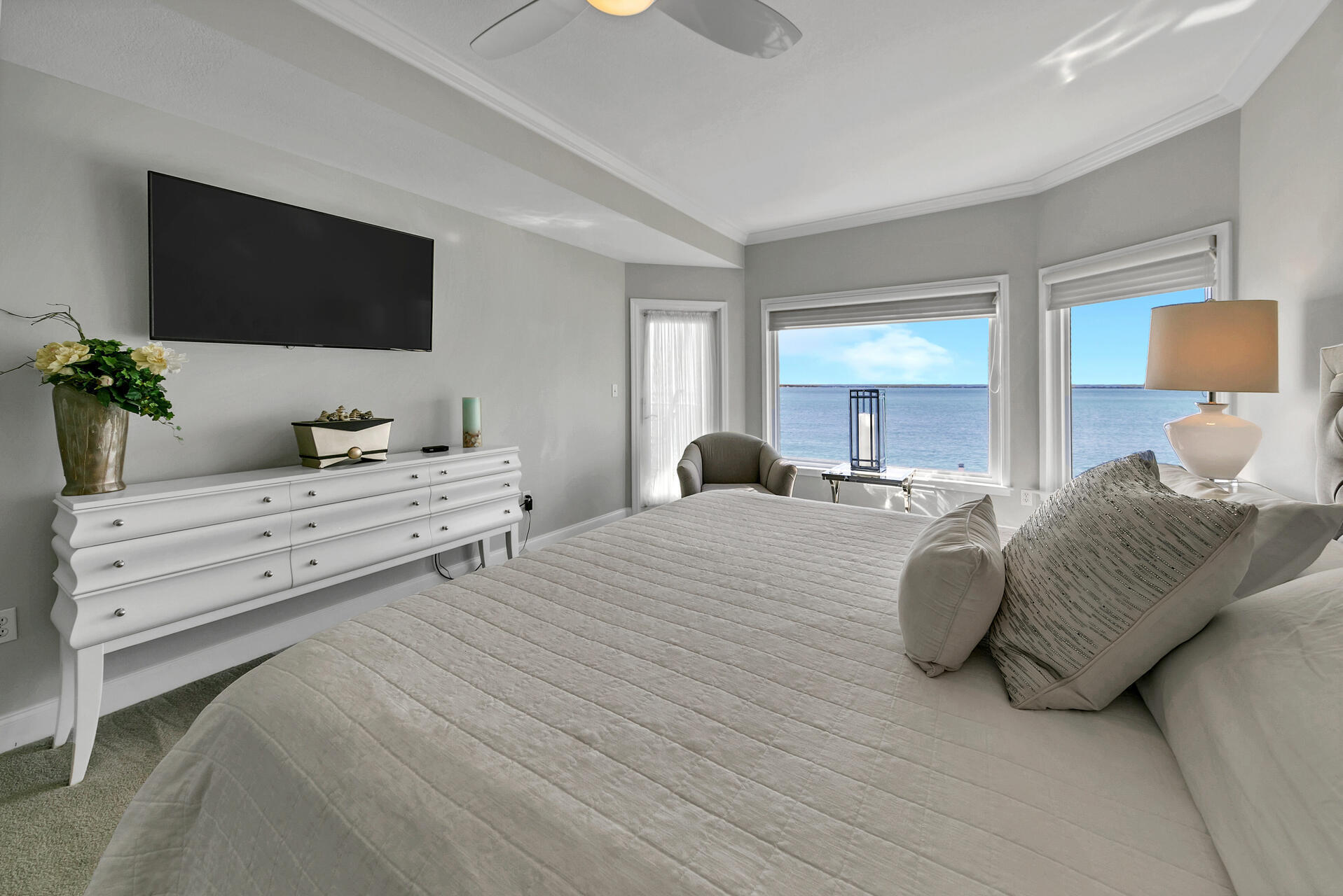 WATERVIEW TOWERS YACHT CLUB - Residential