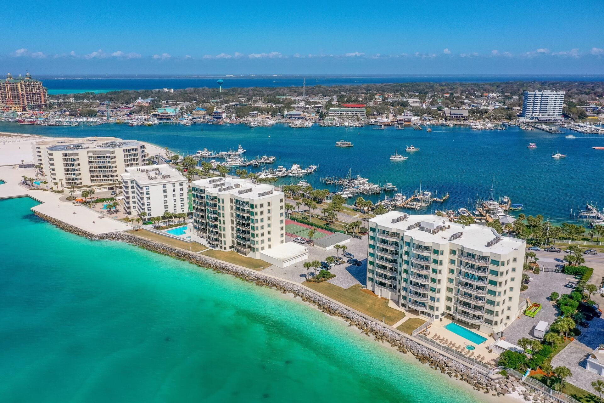 WATERVIEW TOWERS YACHT CLUB - Residential